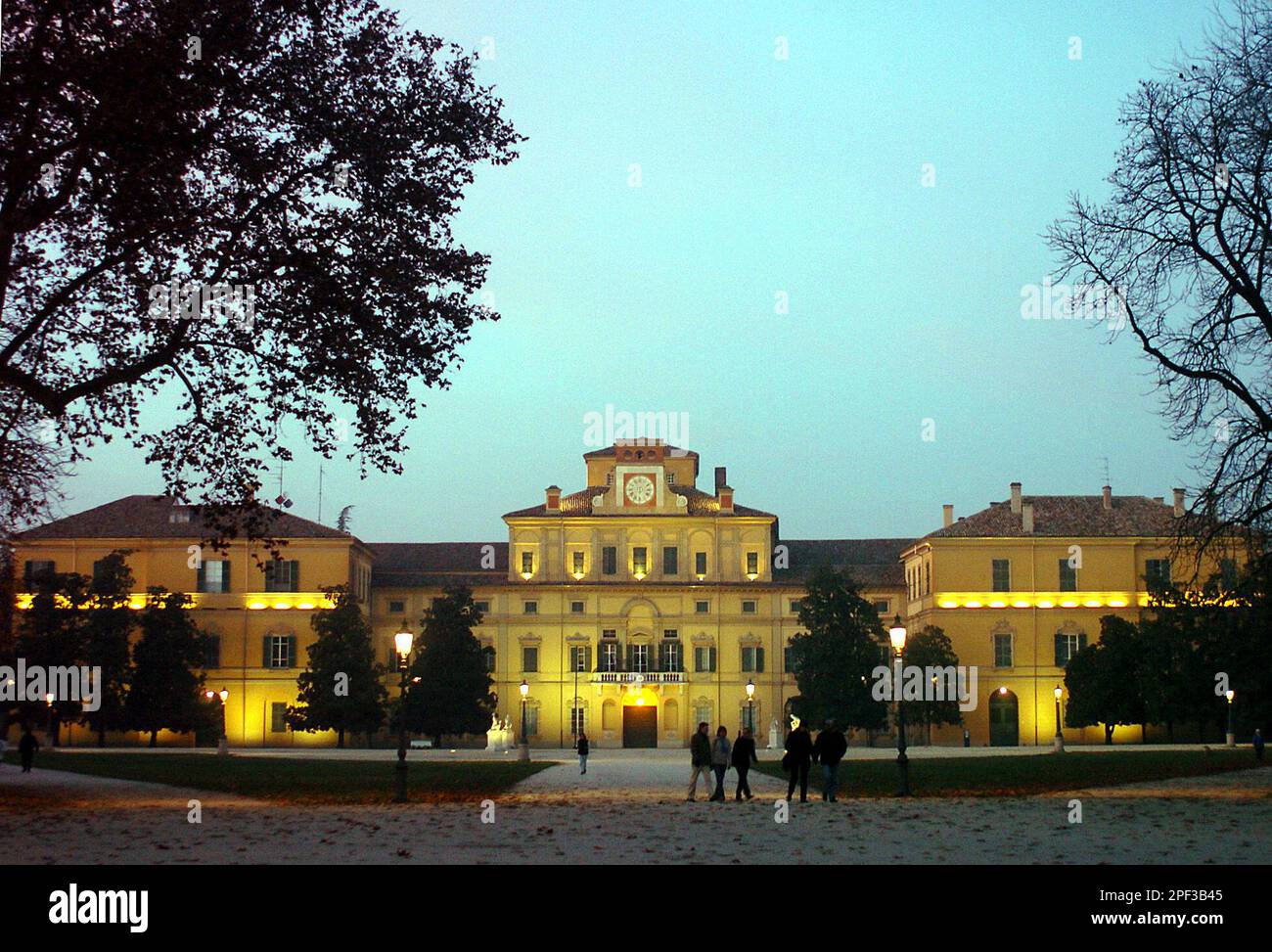A view of the Palazzo Ducale palace in Parma, northern Italy, Saturday, Dec. 13, 2003. The Palazzo Ducale will become the headquarters of the European Food Safety Agency, one of the10 new EU agencies decided by the EU leaders in Brussels Saturday. (AP Photo/Luigi Vasini) Banque D'Images