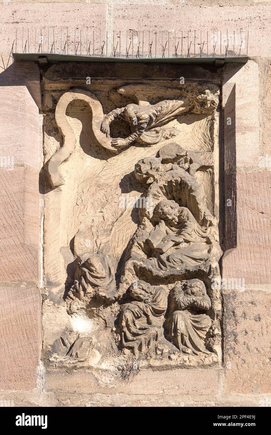 Relief avec un motif biblique, à l'extérieur de l'église Sebaldus, 16th siècle, Nuremberg, moyenne-Franconie, Bavière, Allemagne Banque D'Images