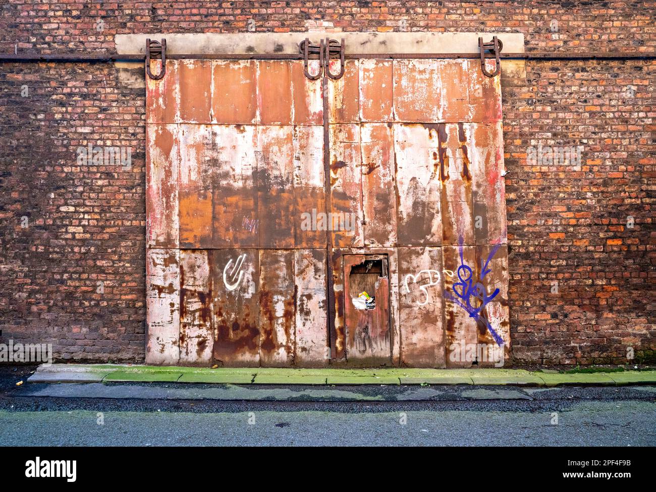 Portes coulissantes industrielles pour utilisation intensive Banque D'Images