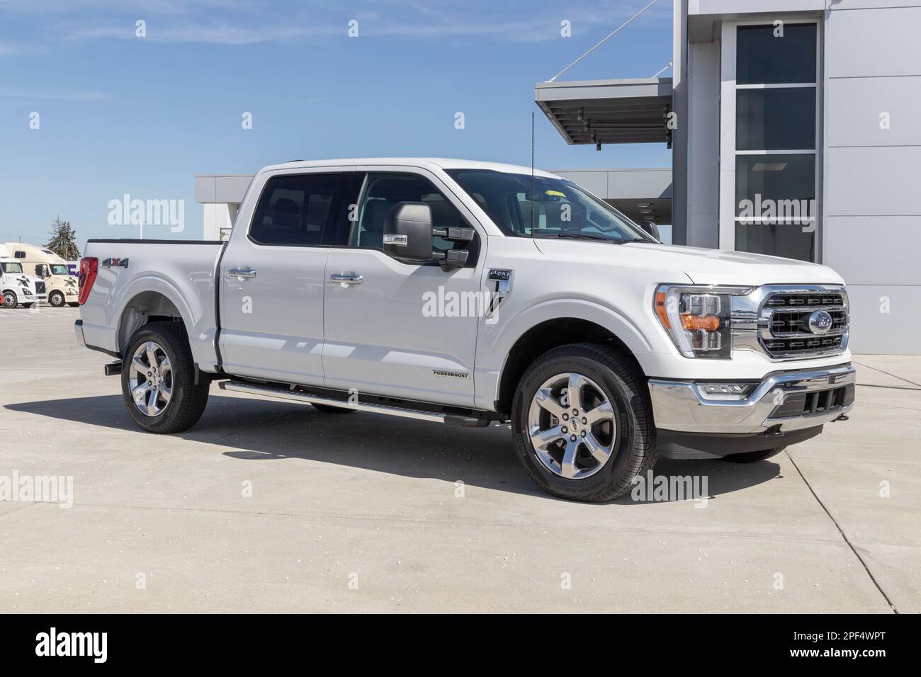 Indianapolis - Circa Mars 2023: Ford F-150 exposition dans un concessionnaire. La Ford F150 est disponible en XL, XLT, Lariat, King Ranch, Platinum, Et limité Banque D'Images