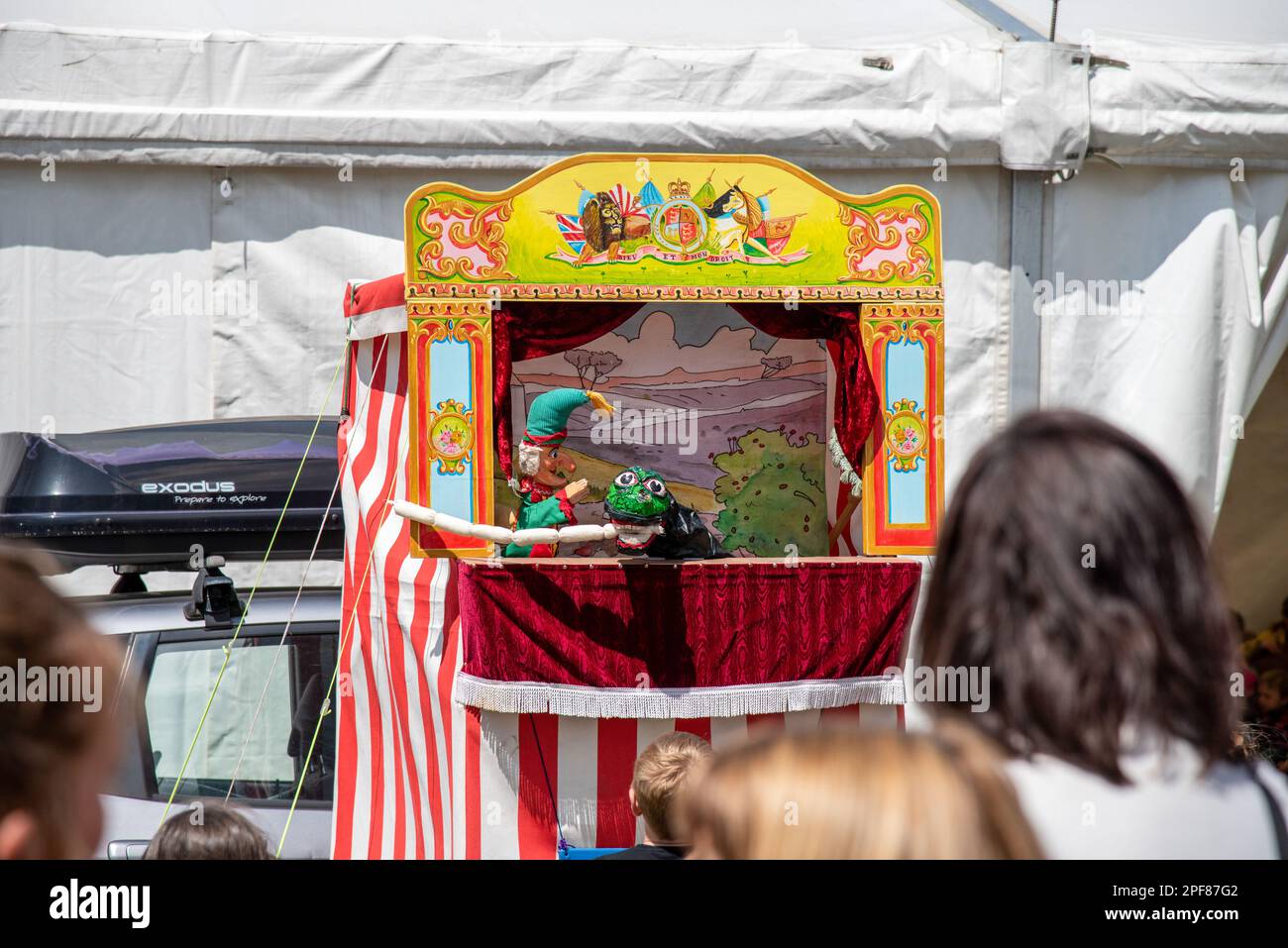 Spectacle de punch et de Judy au rallye Kelsall Steam Banque D'Images