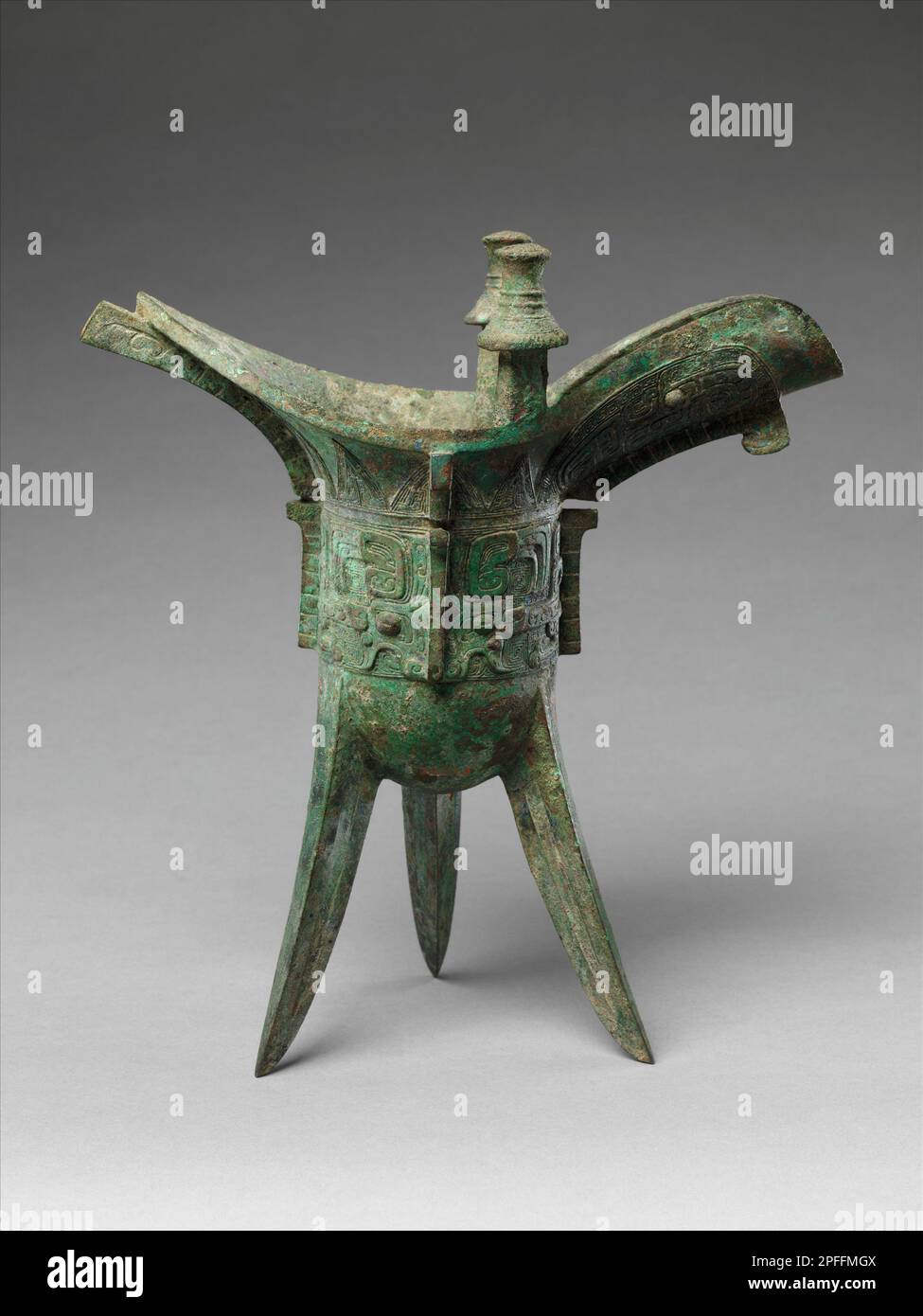 Vaisseau à vin rituel (Jue), dynastie de Zhou de l'Ouest (1046–771 av. J.-C.), Date fin 11th siècle av. J.-C. Banque D'Images