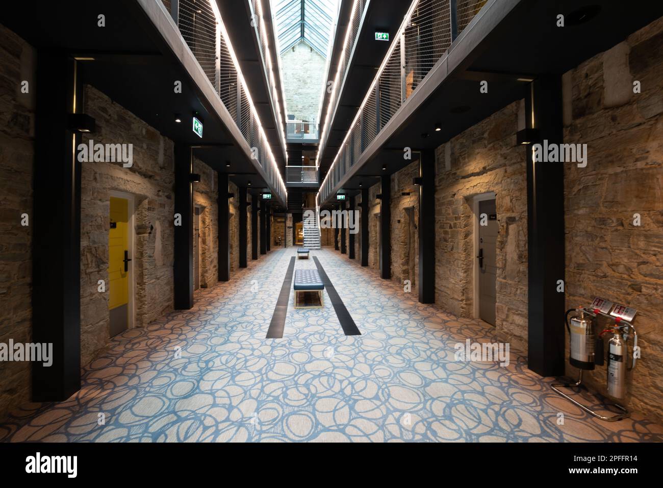 Couloir intérieur de l'hôtel Bodmin Jail à Bodmin, Cornwall Banque D'Images