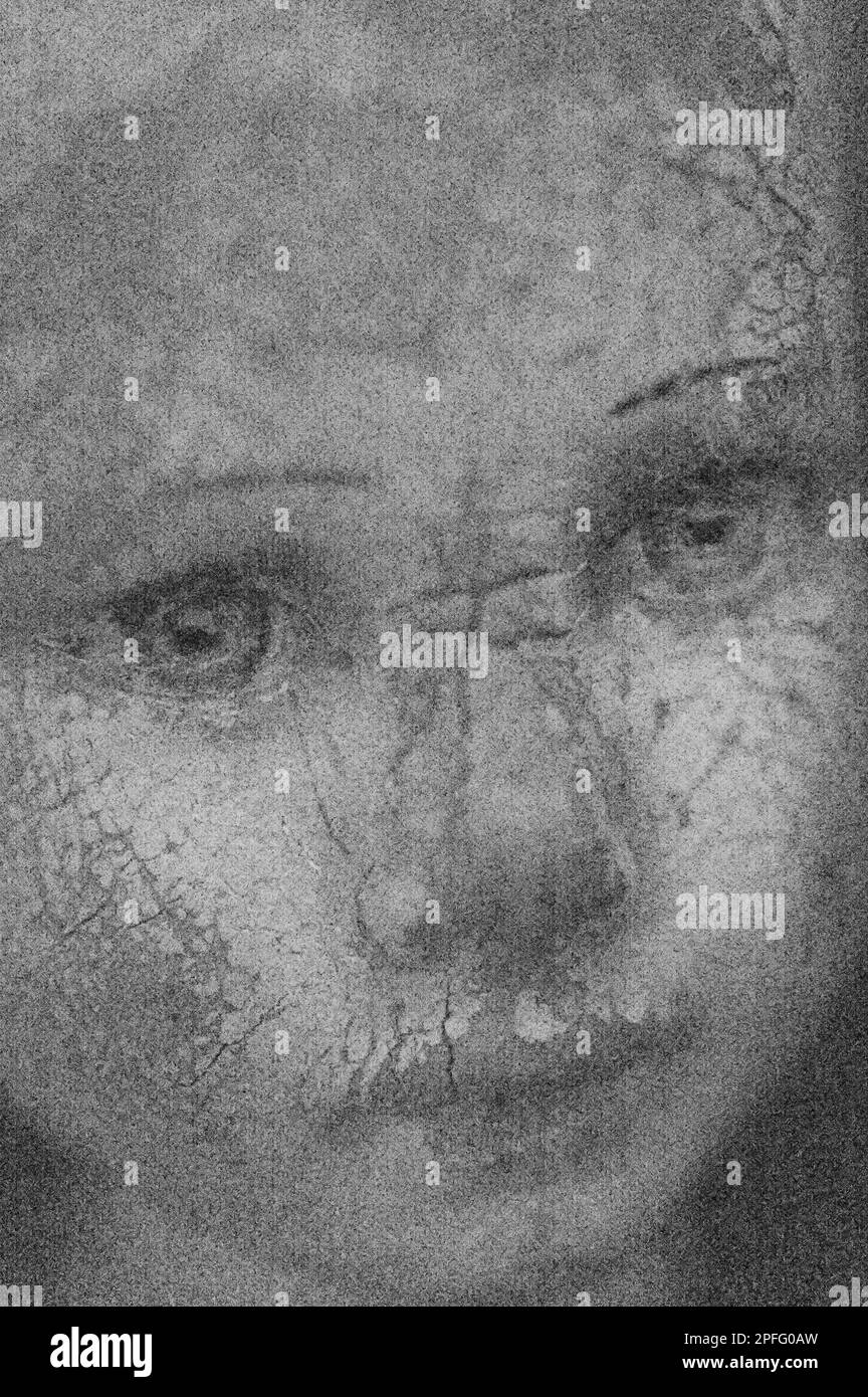 Doux et crayon comme image noire et blanche du visage de la poupée androgyne 1950s avec des éraflures et des fissures graves Banque D'Images