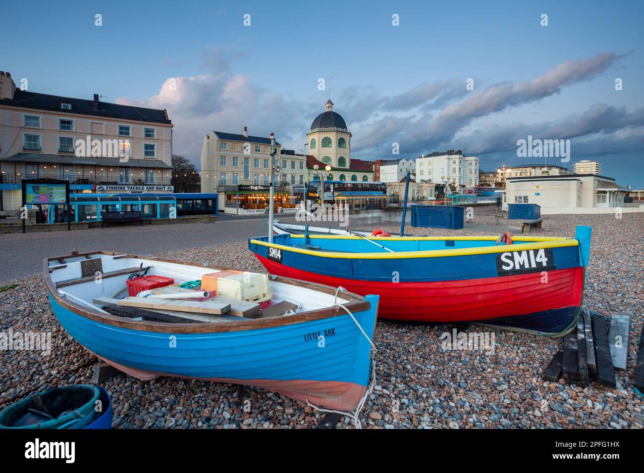 Soirée sur la plage de Worthing, West Sussex, Angleterre. Banque D'Images