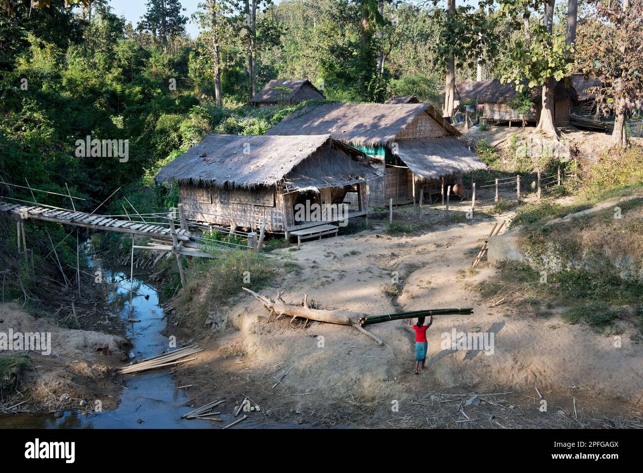 Le Myanmar, l'entourant de Tangoo, village traditionnel Banque D'Images