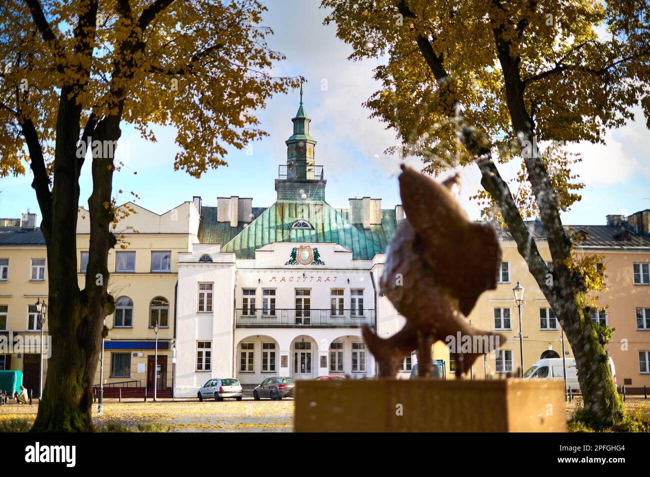 Hôtel de ville de Krasnystaw à côté de la fontaine Banque D'Images