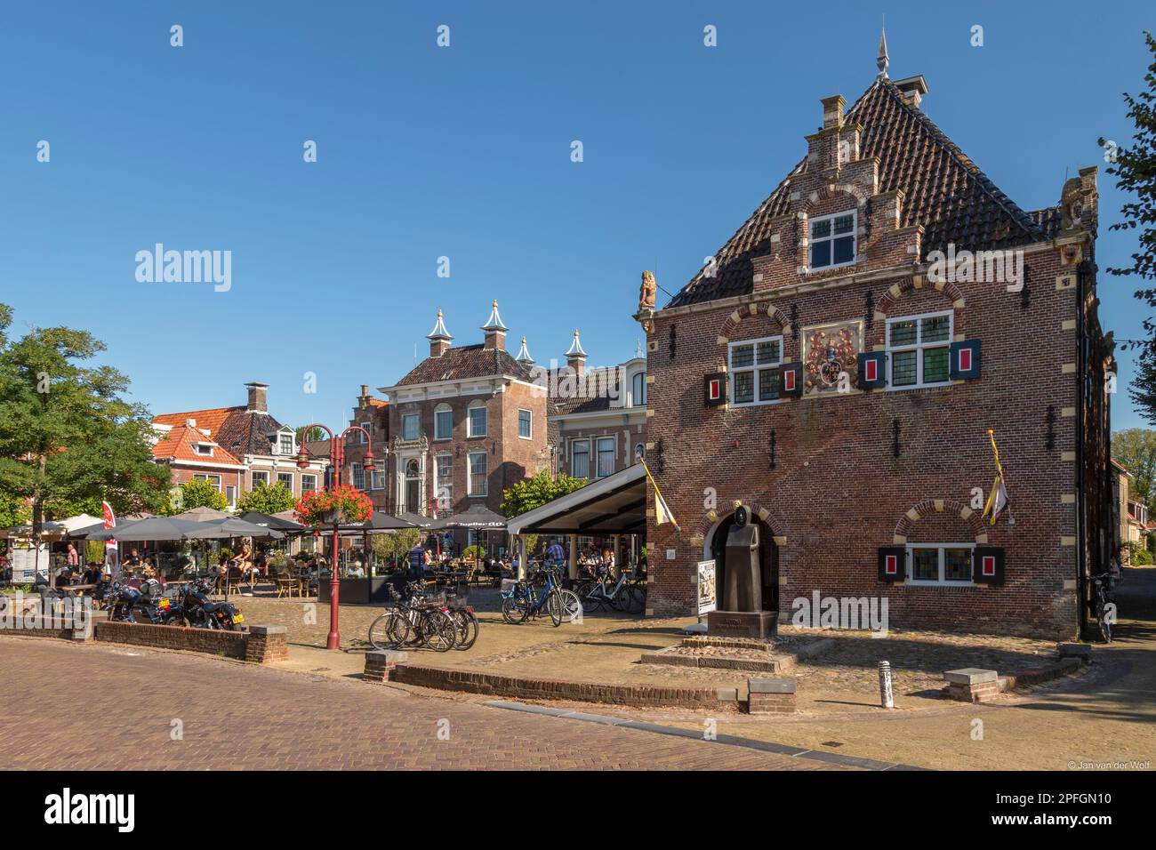 Pittoresque ville frisonne de Workum dans le nord des pays-Bas. Banque D'Images