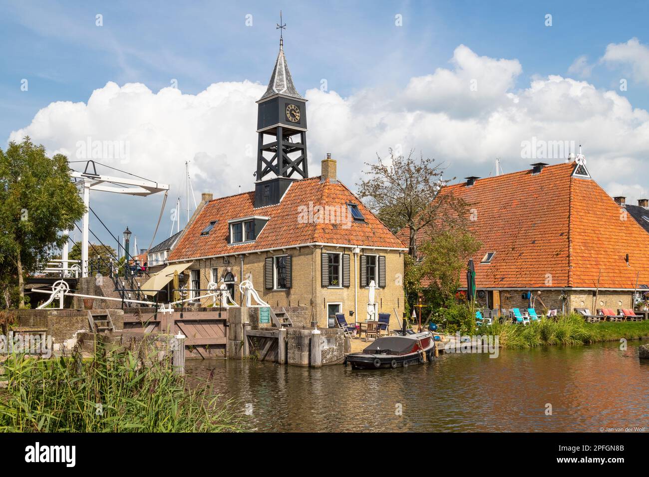 Enfermez-vous dans le village pittoresque de Hindeloopen en Frise Banque D'Images