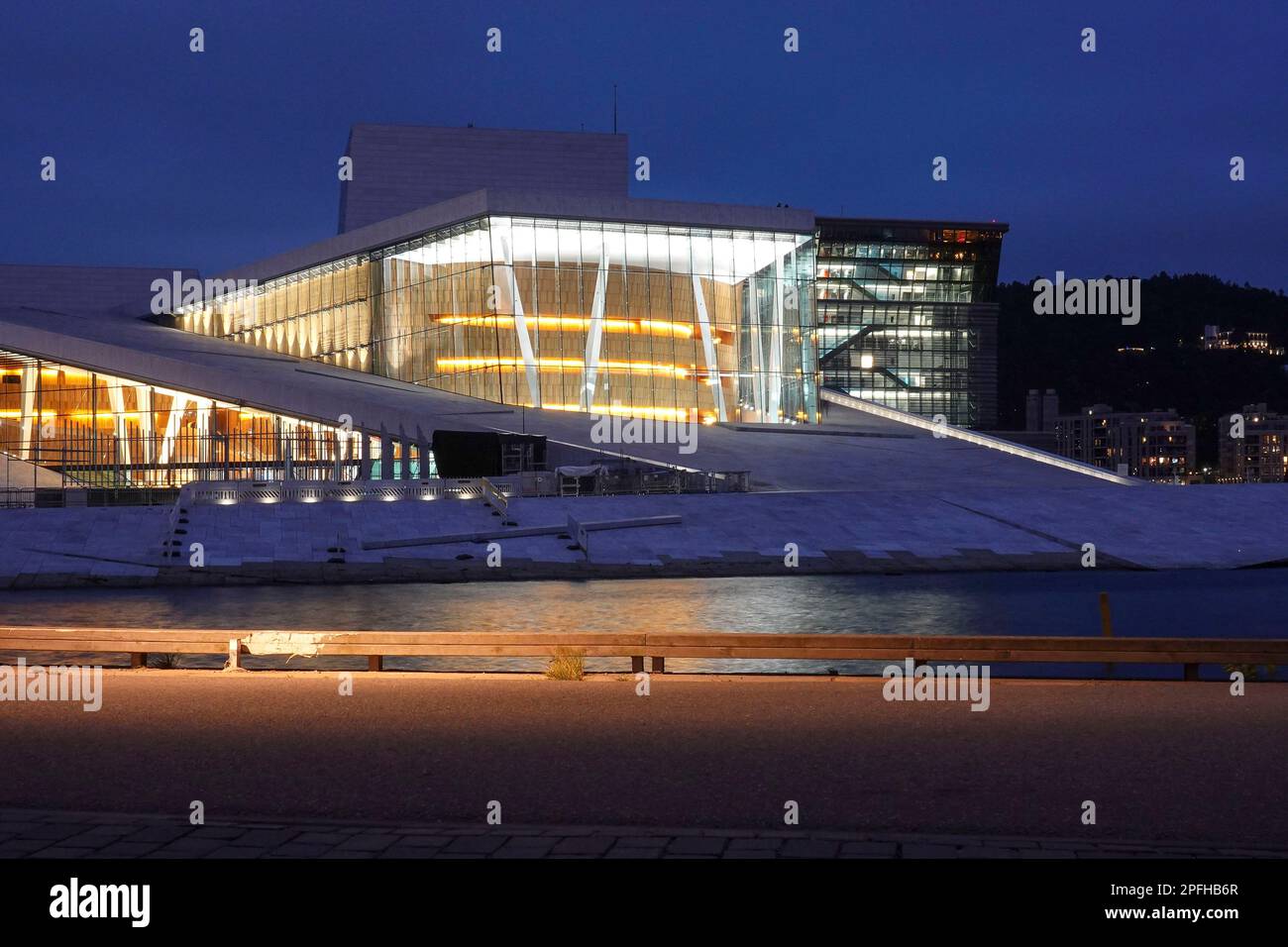 Norvège, Oslo, l'Opéra d'Oslo (Den Norske Opera & Ballett) est le théâtre national de l'Opéra et du Ballet de Norvège Banque D'Images