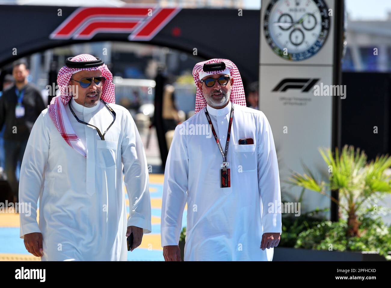 Djeddah, Arabie Saoudite. 17th mars 2023. (De gauche à droite): Sheikh Salman bin ISA Al-Khalifa (BRN) Chef de l'exécutif du circuit international de Bahreïn avec le Prince Khalid Bin Sultan Al Faisal (KSA) Président de la Fédération saoudienne des automobiles et des motocyclettes. Championnat du monde de Formule 1, Rd 2, Grand Prix d'Arabie Saoudite, vendredi 17th mars 2023. Djeddah, Arabie Saoudite. Crédit : James Moy/Alay Live News Banque D'Images