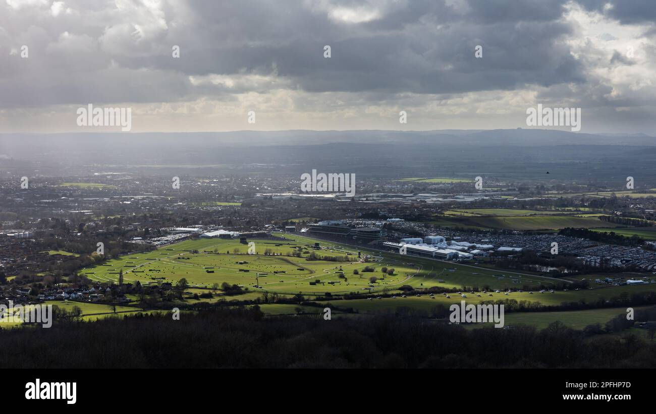 Hippodrome de Cheltenham pendant la coupe d'or 2023 Banque D'Images