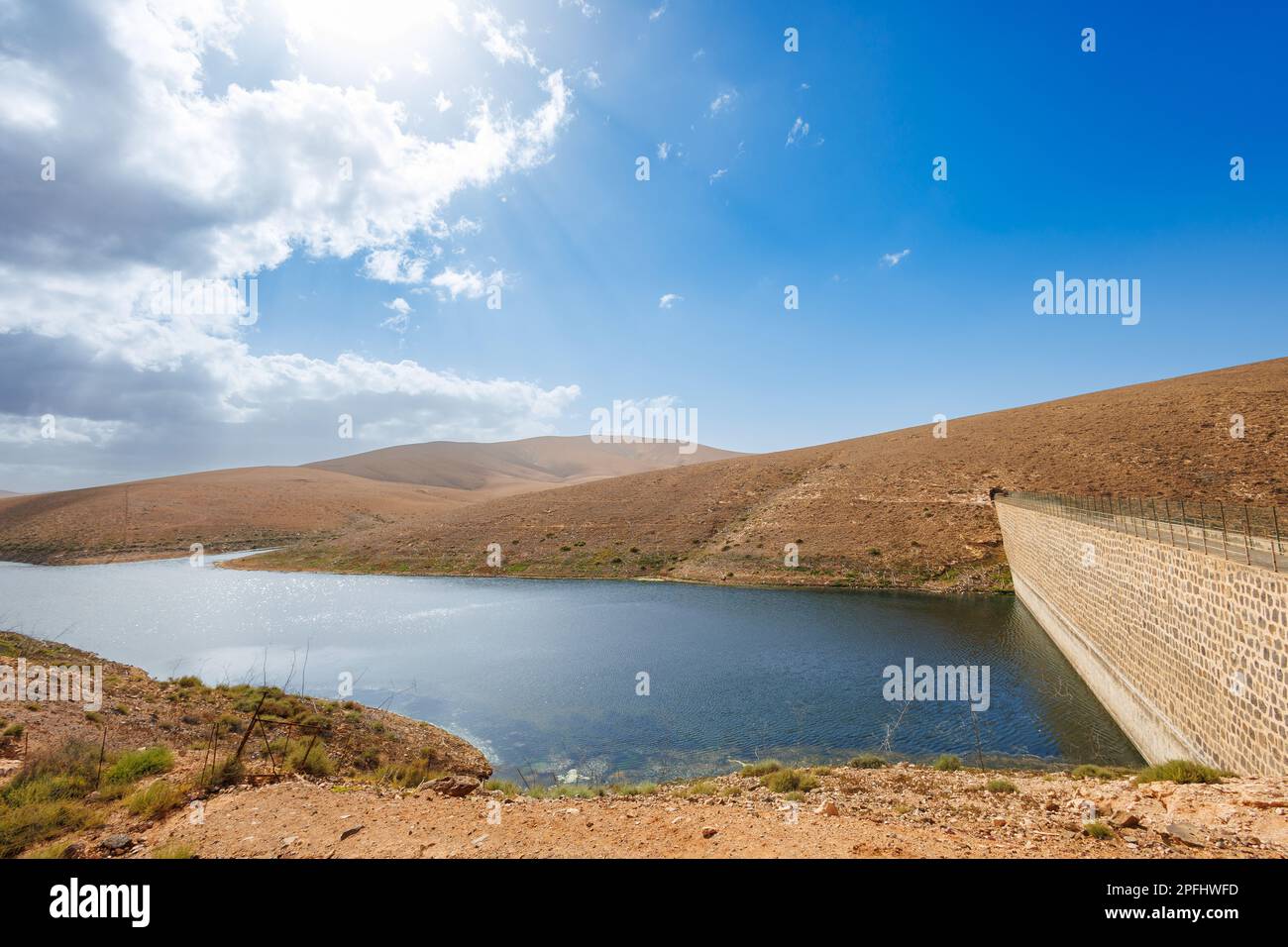 Réservoir d'eau Emblase de los Molinos au centre de l'île de Fuerteventura dans les îles Canaries Banque D'Images