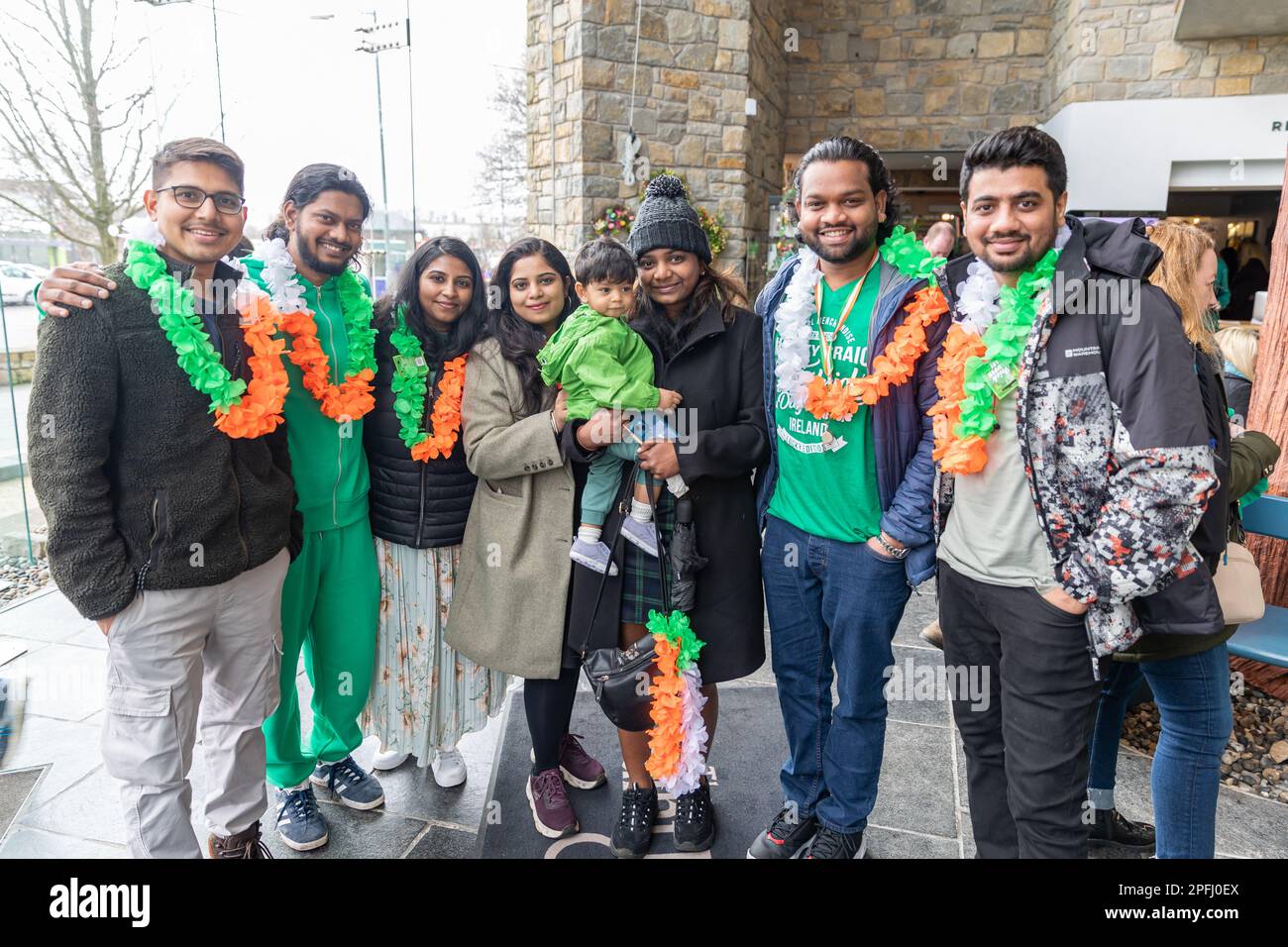 Downpatrick, Royaume-Uni. 17th mars 2023. Downpatrick UK.17th Mars, Saint Patrick's Day Parade il y avait de nombreux chars et costumes colorés portés pendant la parade qui a fait vivier à travers le centre-ville Credit: Bonzo/Alamy Live News Banque D'Images