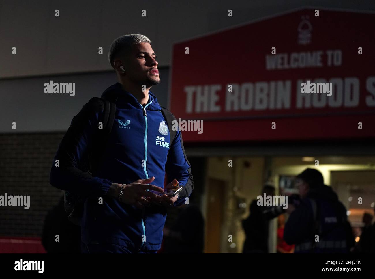 Bruno Guimaraes, de Newcastle United, arrive au sol pour le match de la Premier League au City Ground, à Nottingham. Date de la photo: Vendredi 17 mars 2023. Banque D'Images
