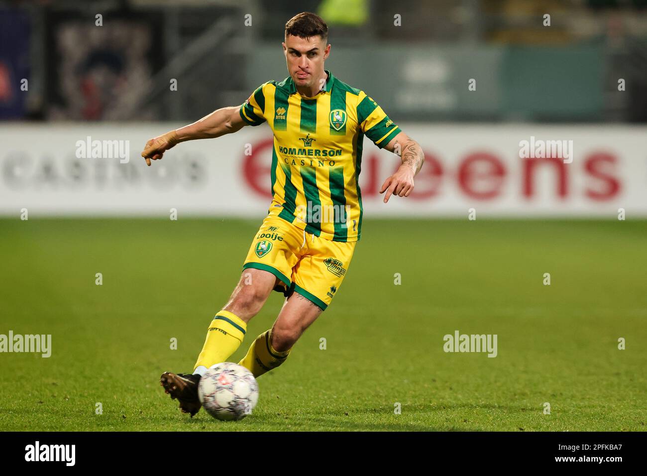 DEN HAAG, PAYS-BAS - MARS 17: Guillem Rodriguez de l'ADO Den Haag pendant le match néerlandais de Keukenkampidicoenie entre l'ADO Den Haag et Willem II à Bingoal Stadion 17 mars 2023 à Den Haag, pays-Bas (photo de Hans van der Valk/Orange Pictures) Credit: Orange pics BV/Alay Live News Banque D'Images