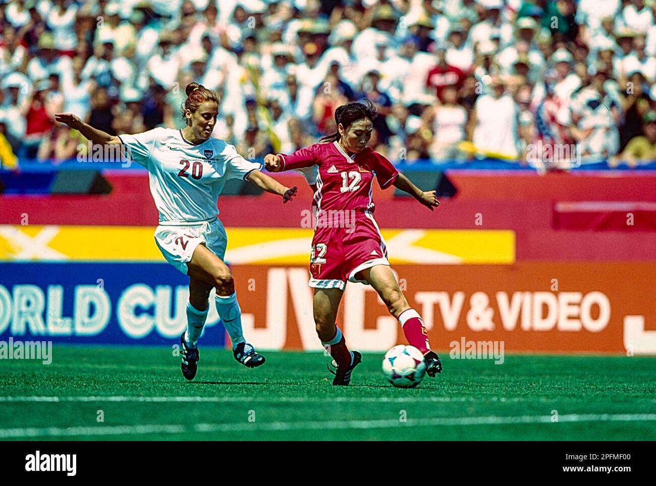 Wen Lirong (CHN) lors des finales USA contre CHN lors de la coupe du monde féminine de football 1999 de la FIFA. Banque D'Images