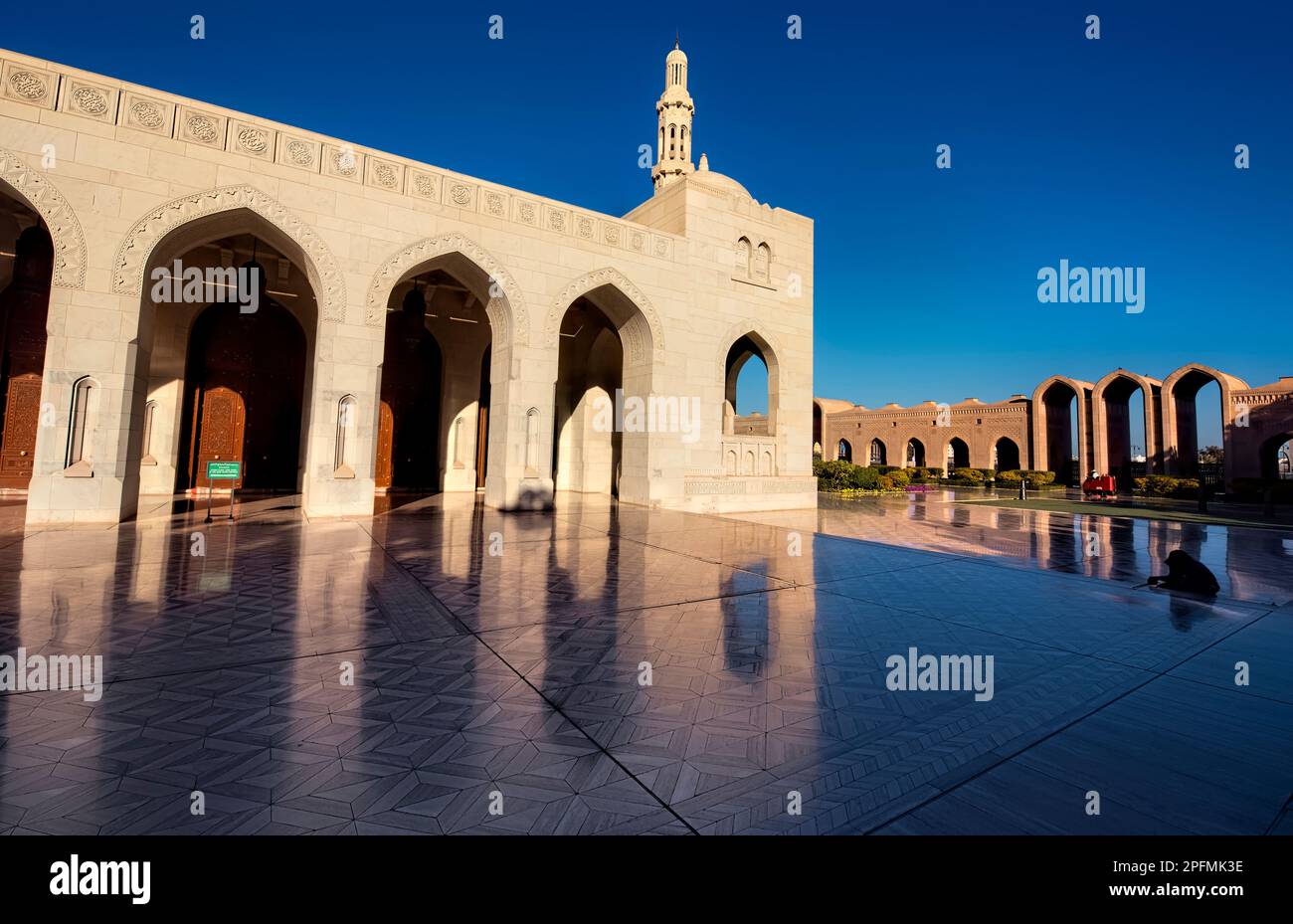 L'impressionnante grande mosquée du Sultan Qaboos, Muscat, Oman Banque D'Images