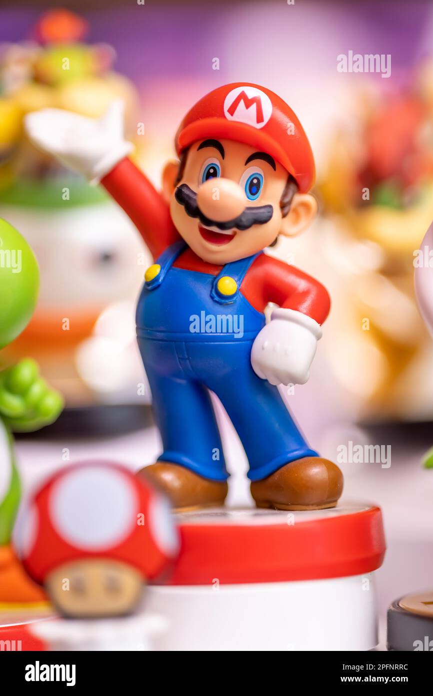 MOSCOU, RUSSIE - 08 septembre 2022: Super Mario Bros figure personnage.Super Mario est une plate-forme japonaise de jeux vidéo et de franchise de médias créer Banque D'Images