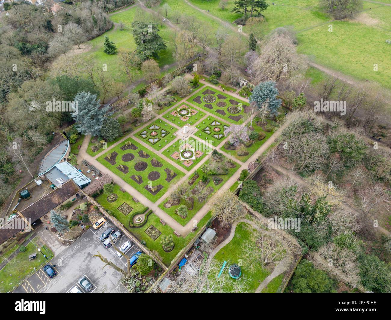Sunbury Waldled Gardens, Sunbury Park, Sunbury-on-Thames, Surrey, Royaume-Uni. Banque D'Images