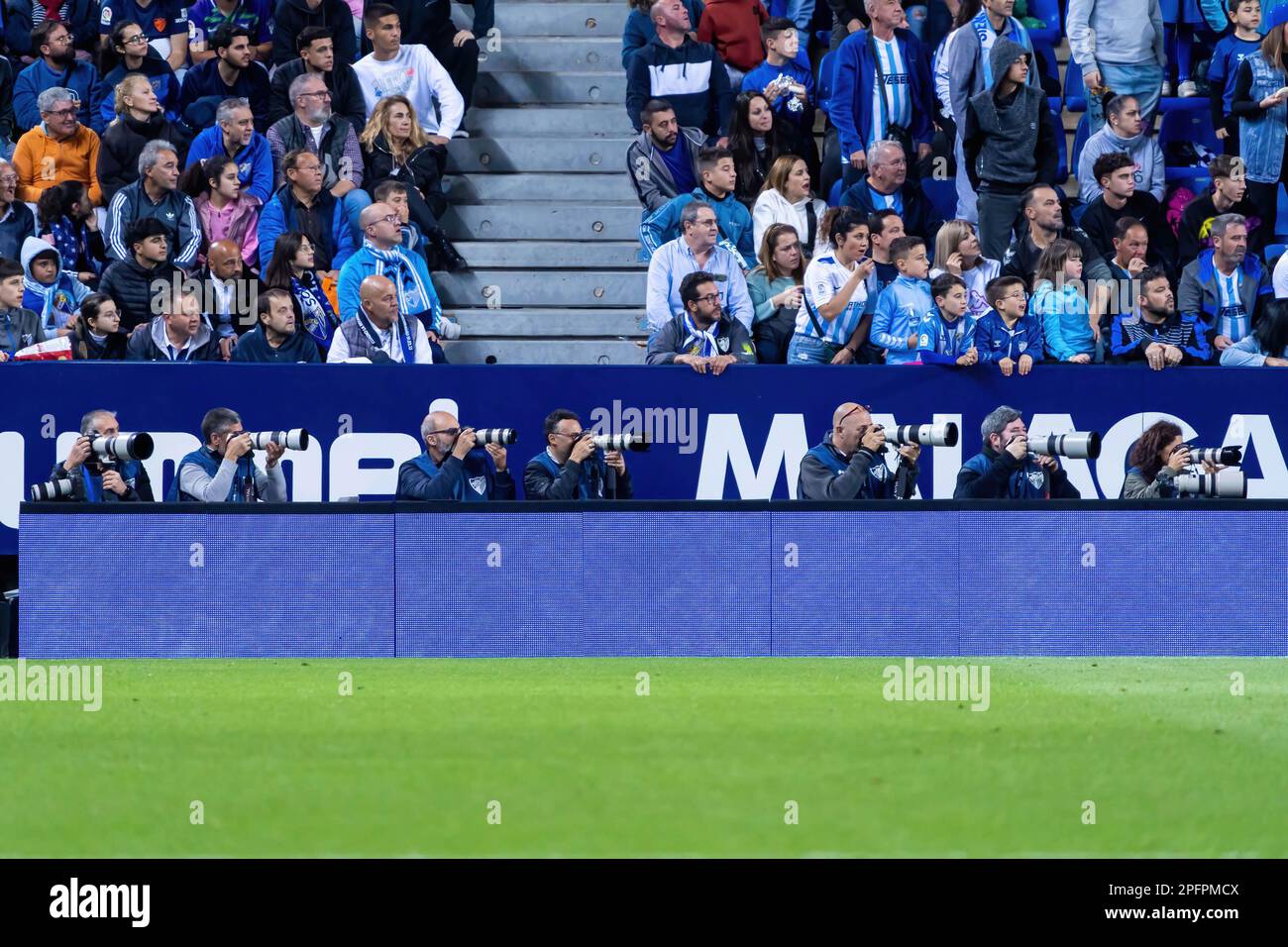 Photographes sportifs vus pendant le match LaLiga Smartbank entre Malaga CF et Levante UD au stade la Rosaleda. Note finale: Malaga CF 0-0 Levante UD Banque D'Images