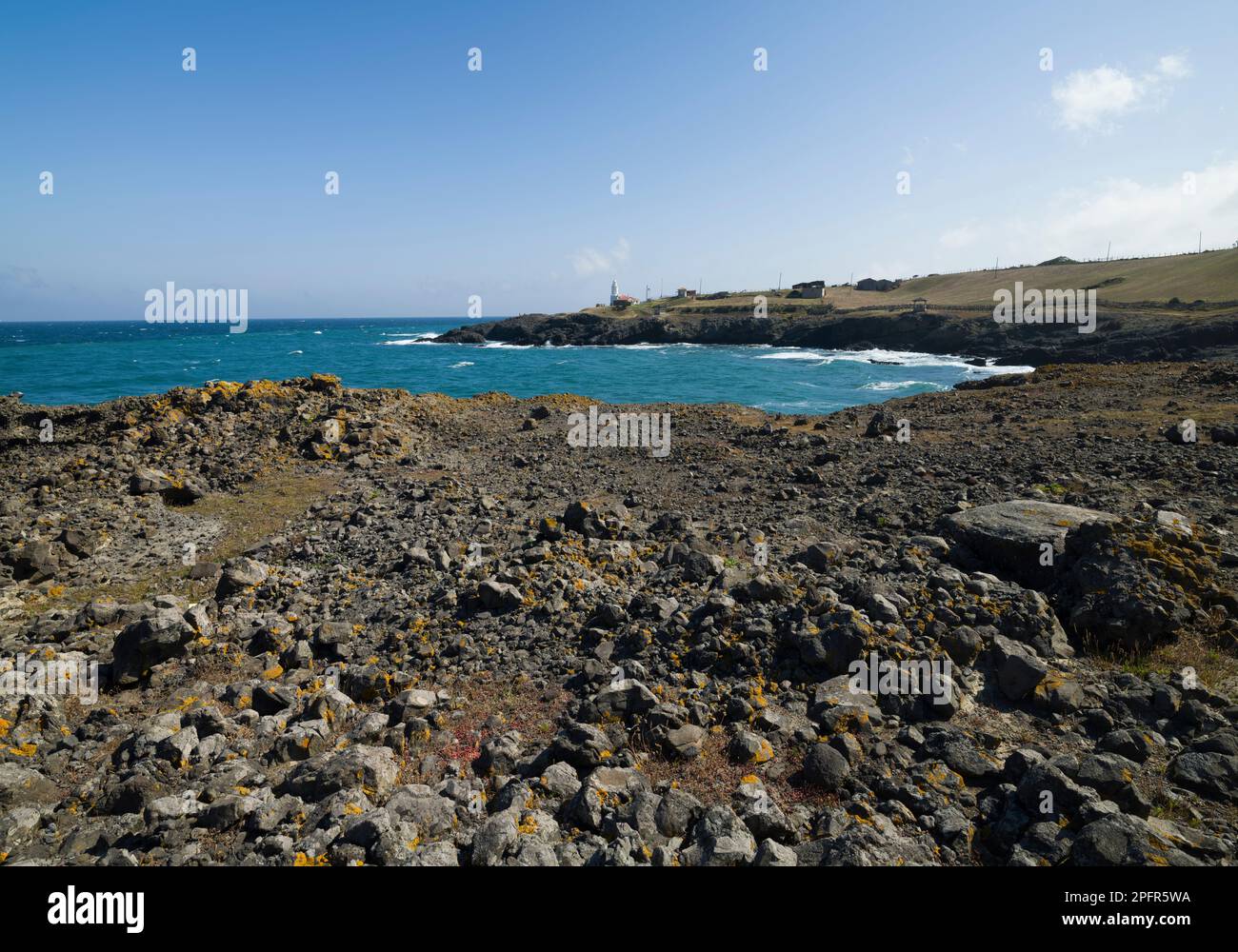 La partie la plus septentrionale de la Turquie. Côte de la mer Noire. Formations rocheuses en bord de mer. Près du phare d'Inceburun. Sinop, Turquie Banque D'Images