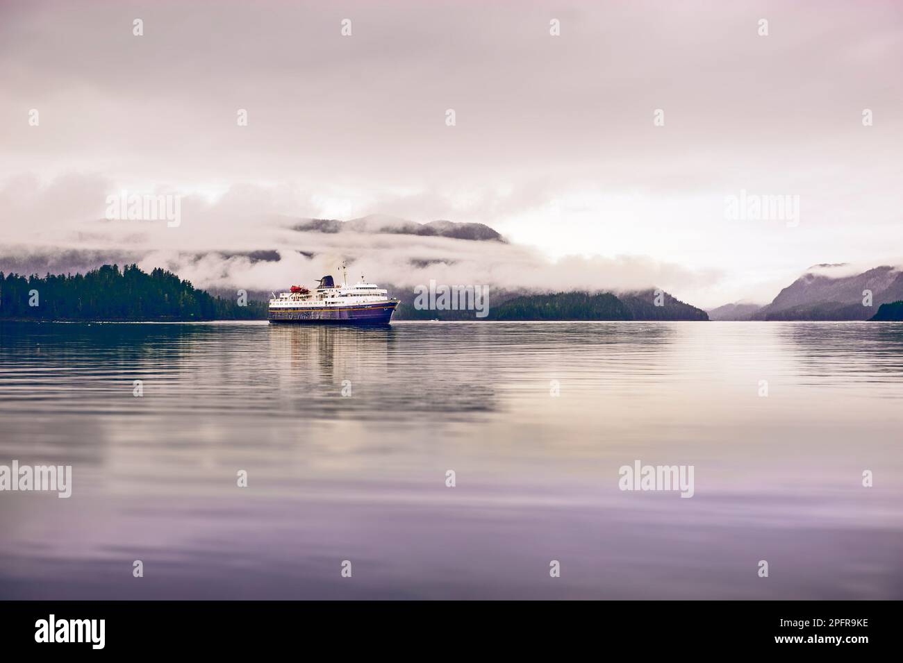 Matanuska, la route maritime de l'Alaska, quitte le terminal de Sitka près de Sitka, Alaska, États-Unis. Le M/V Matanuska est conçu pour transporter 450 passagers et Banque D'Images