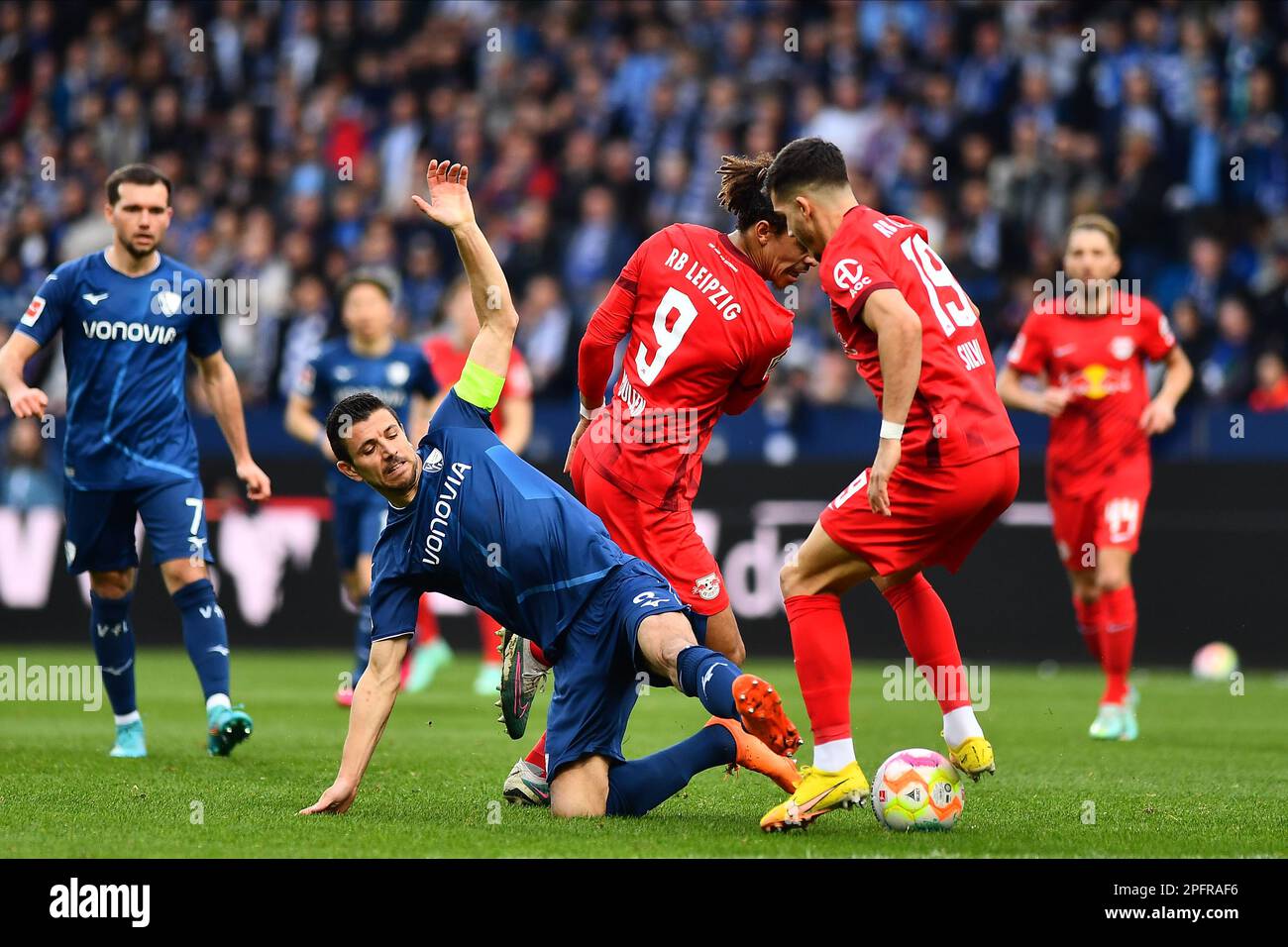 BOCHUM, ALLEMAGNE - 18 MARS 2023: Le match de football de Bundesliga VfL Bochum 1848 contre RB Leipzig à Vonovia Ruhr Stadion Banque D'Images