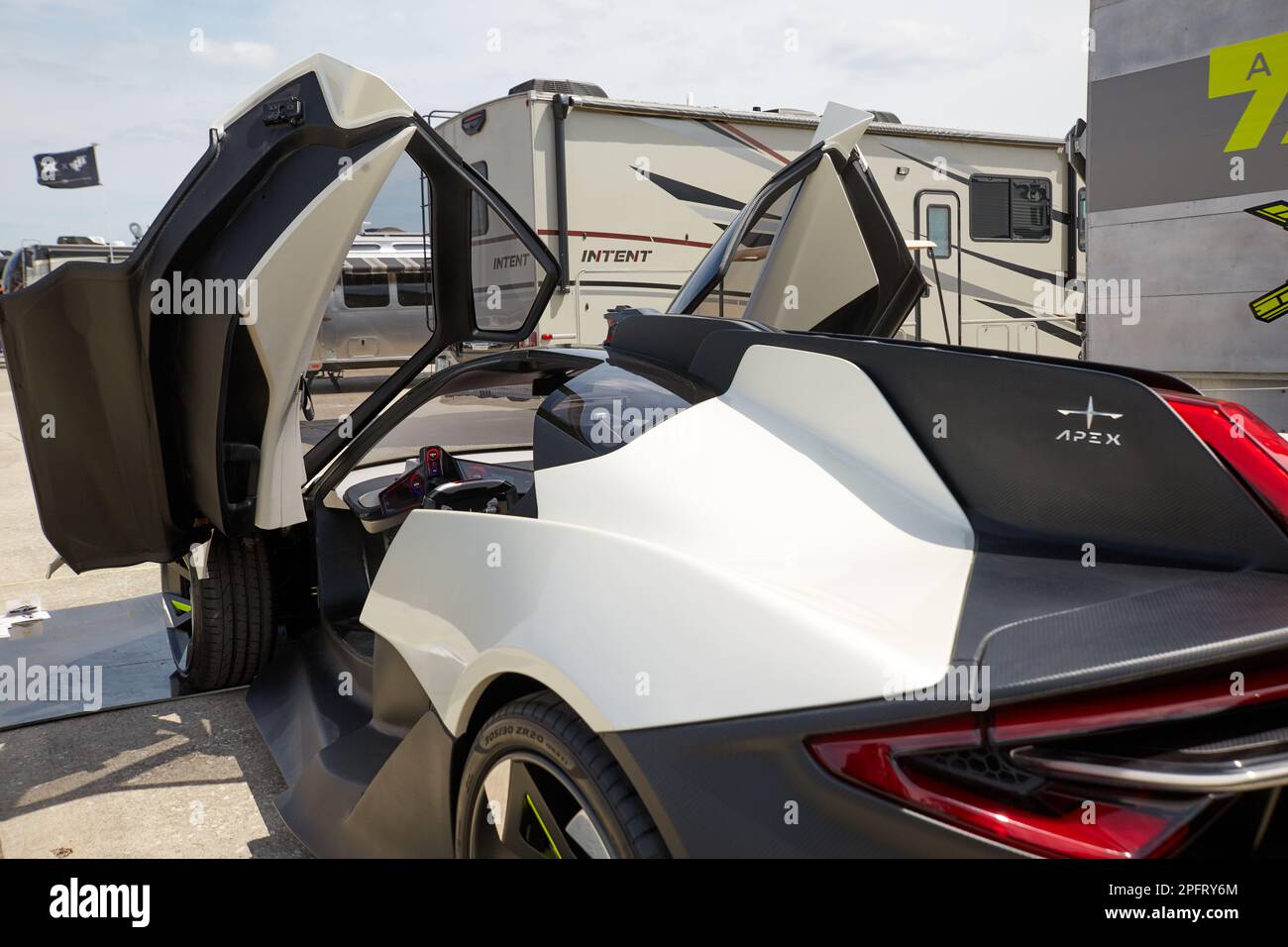 Sebring, Floride, États-Unis. 18th mars 2023. APEX MOTORS AP-0, LE SUPER SPORT EV AVEC CHÂSSIS EN FIBRE DE CARBONE ET AÉRODYNAMISME ULTRA-AVANCÉ À SEBRING Banque D'Images