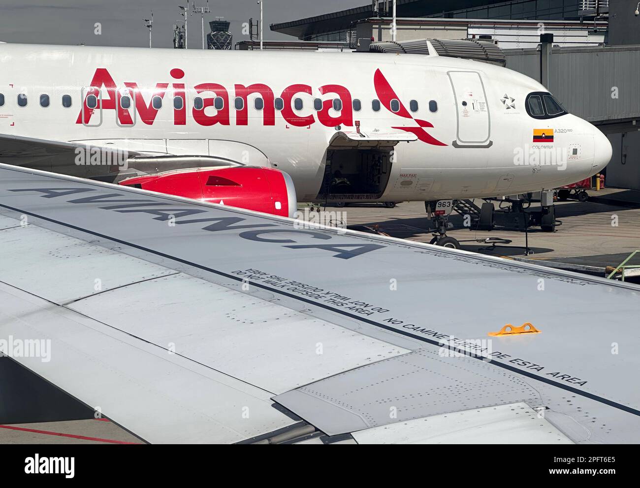 20 février 2023, Bogotá, Etats-Unis: Avianca S.A. est la compagnie aérienne phare de Colombie. Son prédécesseur a été affrété en 1919. Les avions sont présentés à l'aéroport international El Dorado de Bogotá Monday 20 février 2023. (Credit image: © Mark Hertzberg/ZUMA Press Wire) USAGE ÉDITORIAL SEULEMENT! Non destiné À un usage commercial ! Banque D'Images