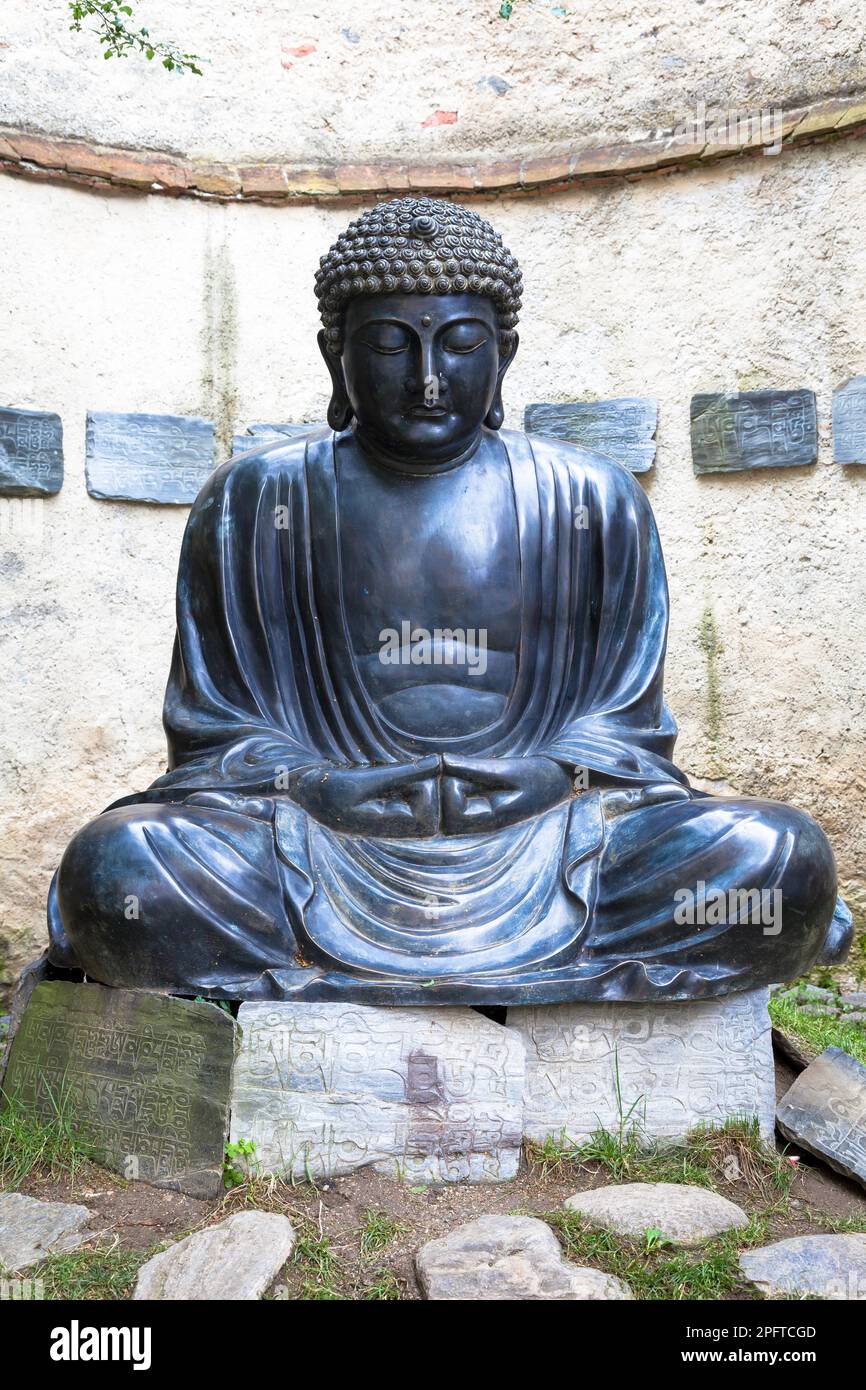 Fabriqué en bronze, c.a 1860, position méditante. Utile pour les concepts liés à la concentration Banque D'Images