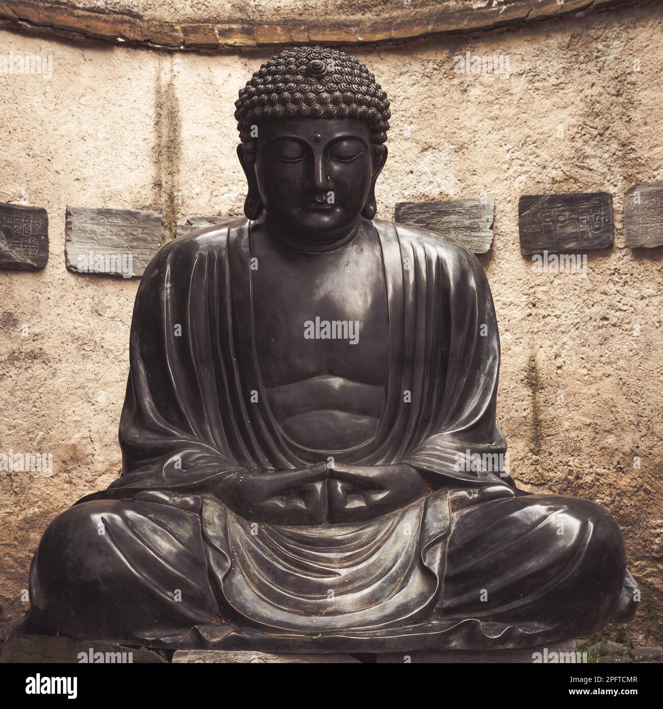 Fabriqué en bronze, c.a 1860, position méditante. Utile pour les concepts liés à la concentration Banque D'Images