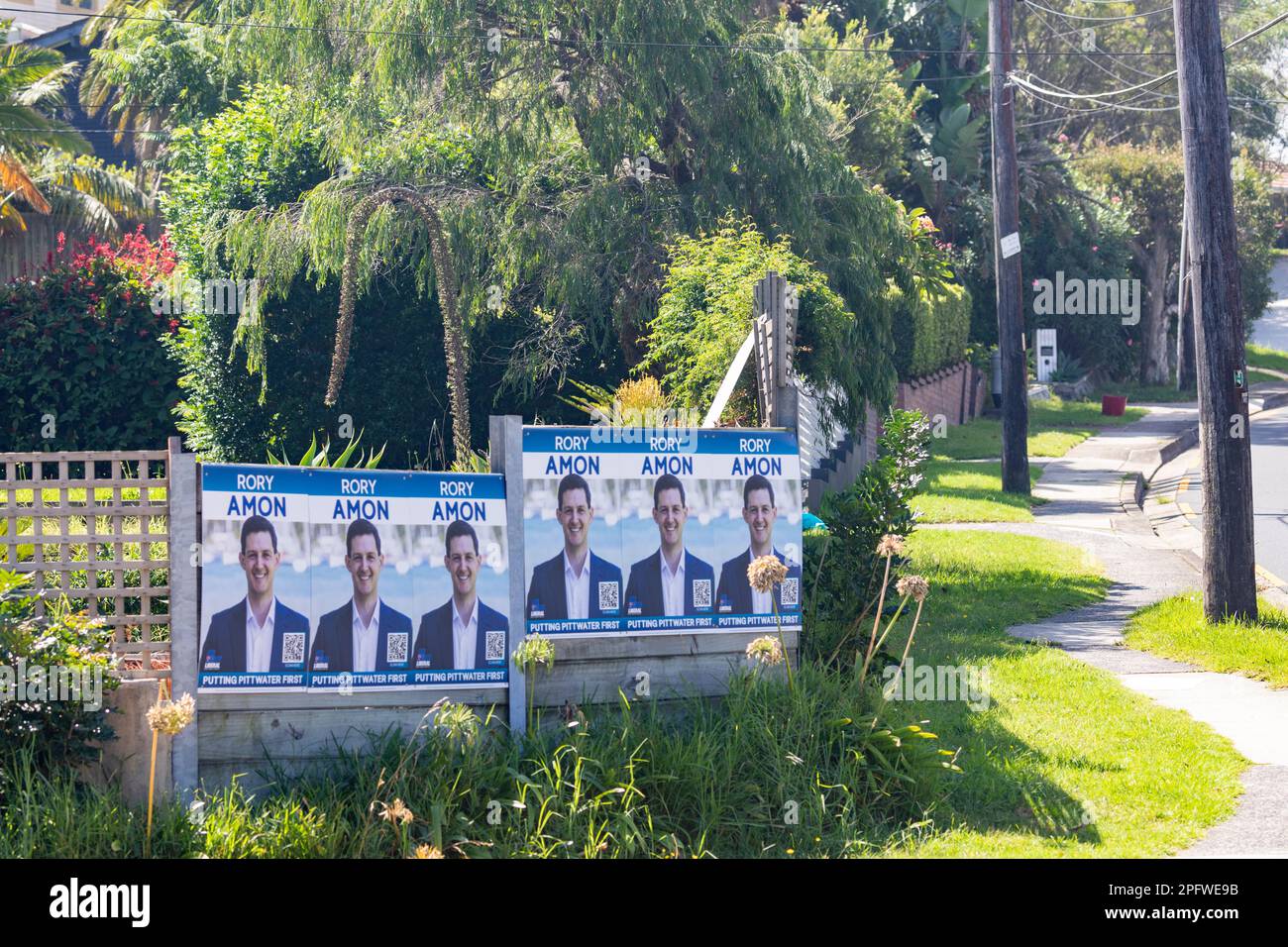 Dimanche 19th mars 2023, avec moins d'une semaine pour aller à l'élection d'État de Nouvelle-Galles du Sud 2023 le samedi 25th mars 2023, les candidats au siège de Pittwater à Sydney continuent de promouvoir leur campagne avec des pancartes et des affiches dans la communauté, Pittwater est un siège libéral à long terme qui devrait être étroitement contesté par Rory Amon (Parti libéral) et Jacqui Scruby (indépendant) , Sydney, Nouvelle-Galles du Sud, Australie. Credit Martin Berry@alamy Actualités en direct Banque D'Images