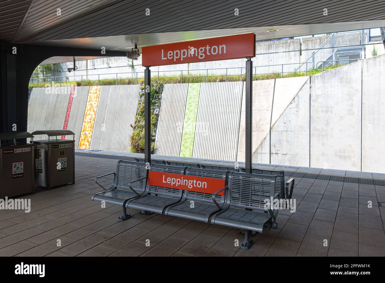Un banc à la gare de Leppington sur le réseau de trains de banlieue de Sydney Banque D'Images
