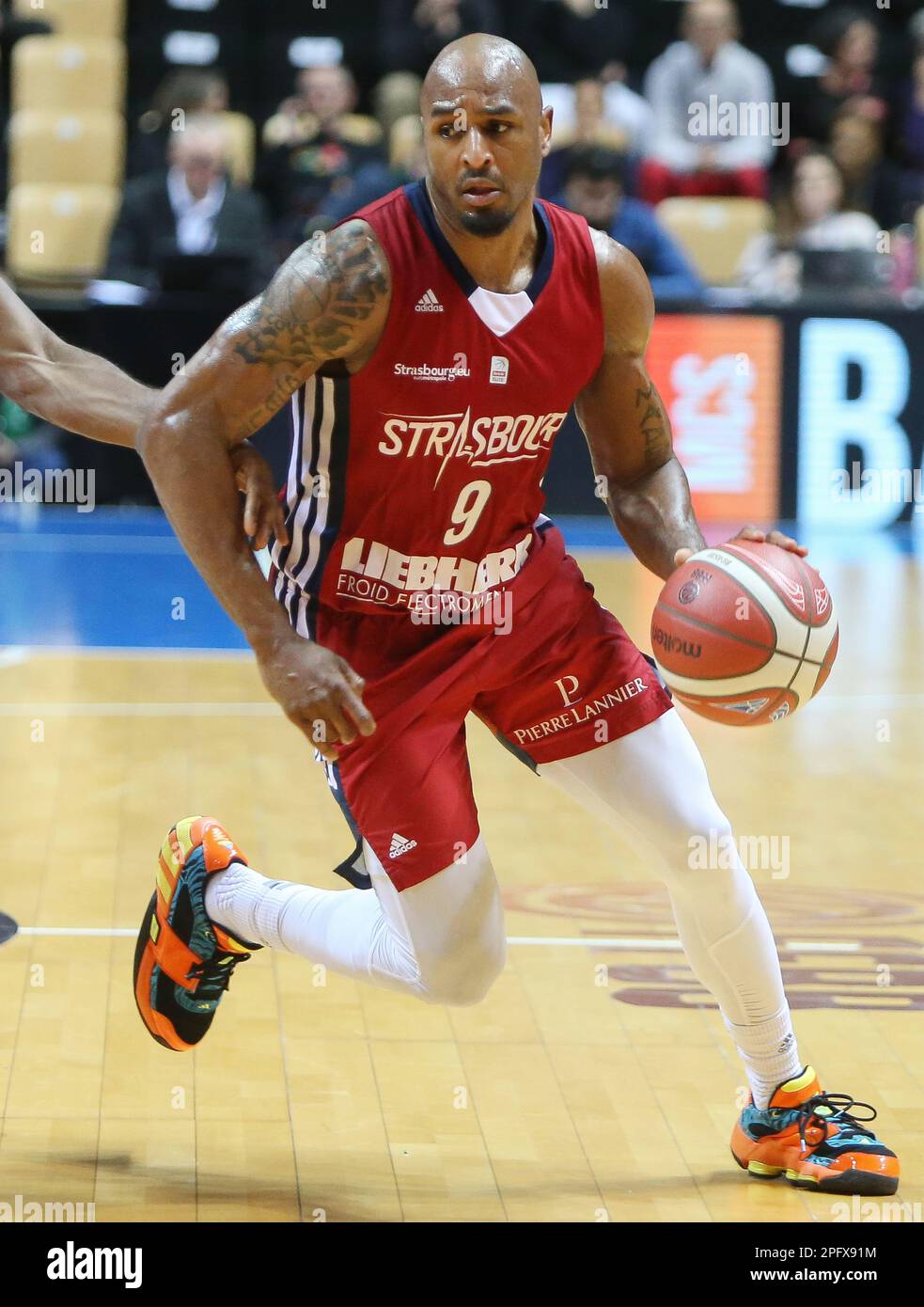 DeAndre Lansdowne de Strasbourg lors de la coupe française, Top 8, quart de  finale du match de basket-ball entre JL Bourg-en-Bresse et SIG Strasbourg  sur 18 mars 2023 à l'Arena Loire à