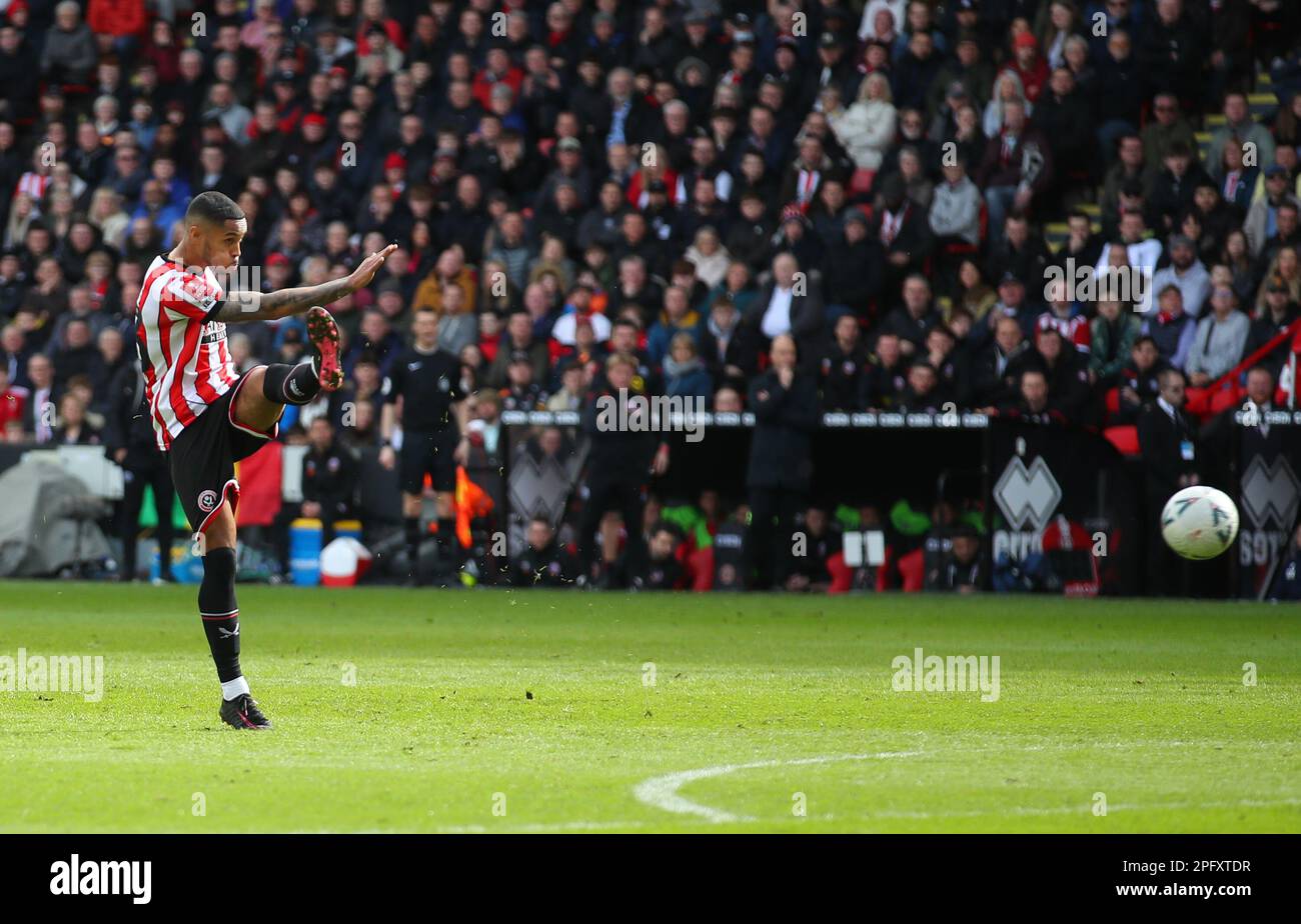 Sheffield, Royaume-Uni. 19th mars 2023. Max Lowe, de Sheffield Utd, a tiré sur le but qui est dévié vers le but de Sam Gallagher, de Blackburn Rovers, pour le faire 1-1 pendant le match de la FA Cup à Bramal Lane, Sheffield. Le crédit photo doit être lu: Simon Bellis/Sportimage crédit: Sportimage/Alay Live News Banque D'Images