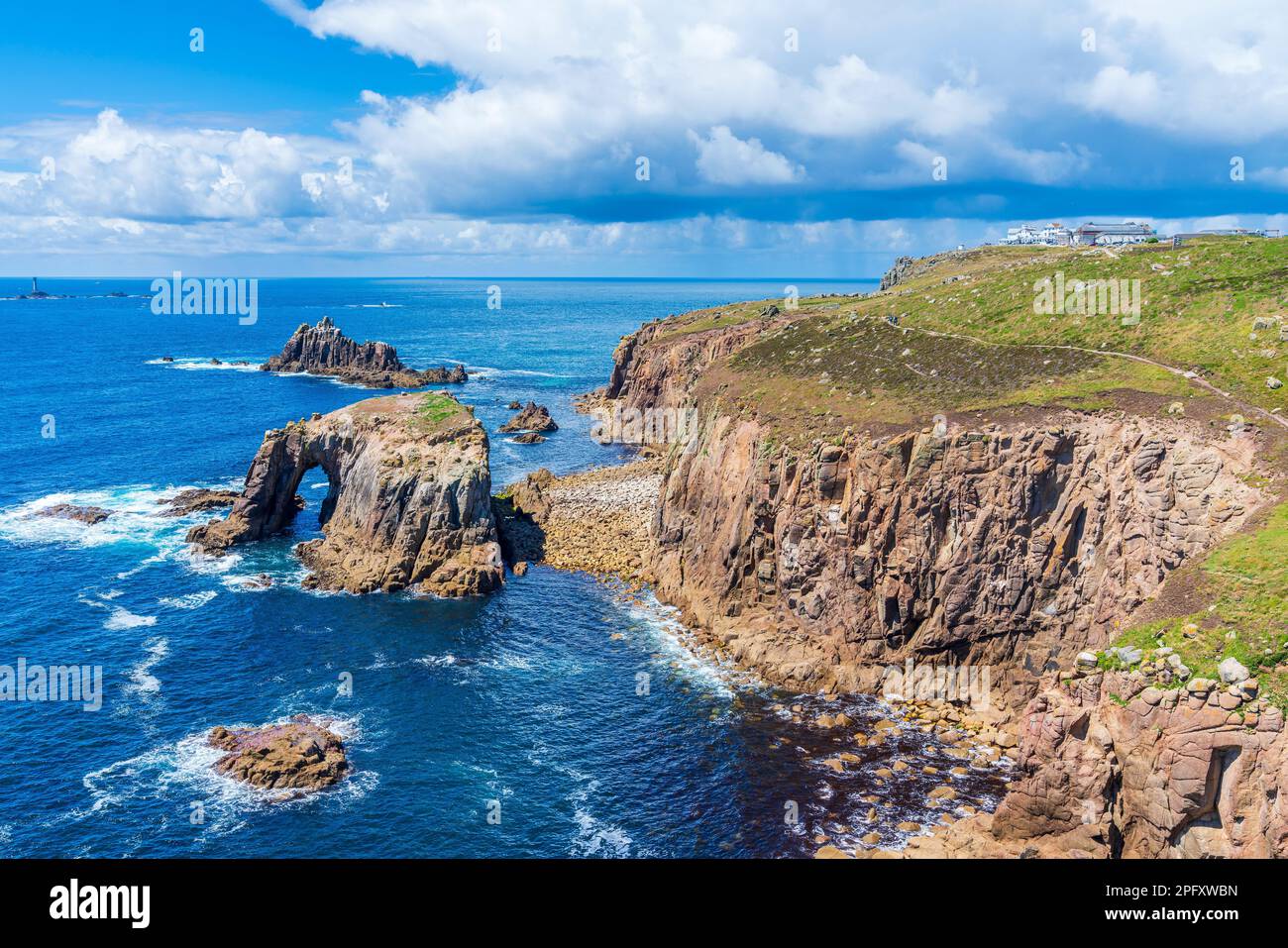 Enys Dodnan Arch, Land's End, Cornwall, Angleterre, Royaume-Uni, Europe Banque D'Images