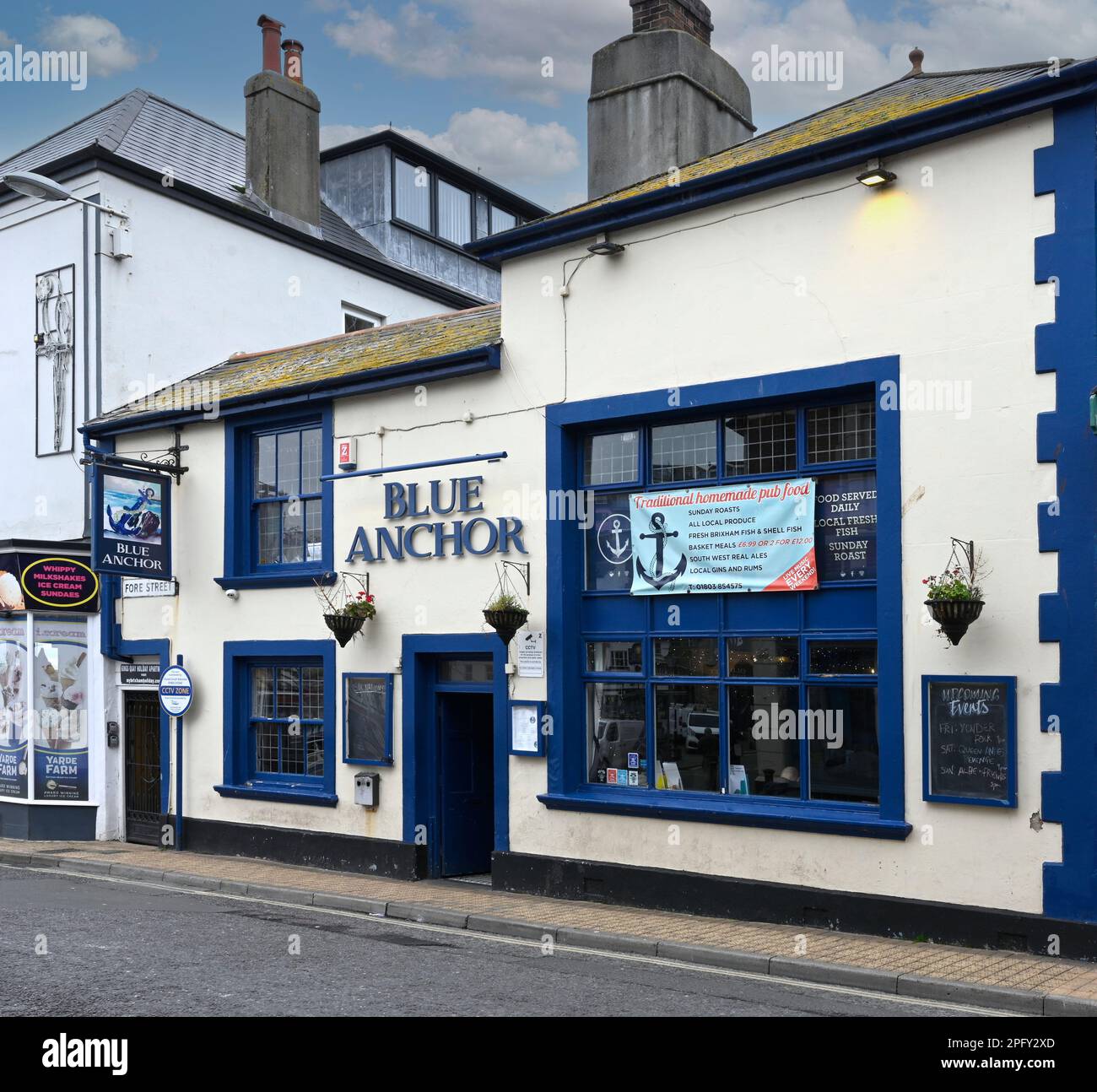 Blue Anchor public House, Fore Street, Brixham, Angleterre, Royaume-Uni Banque D'Images