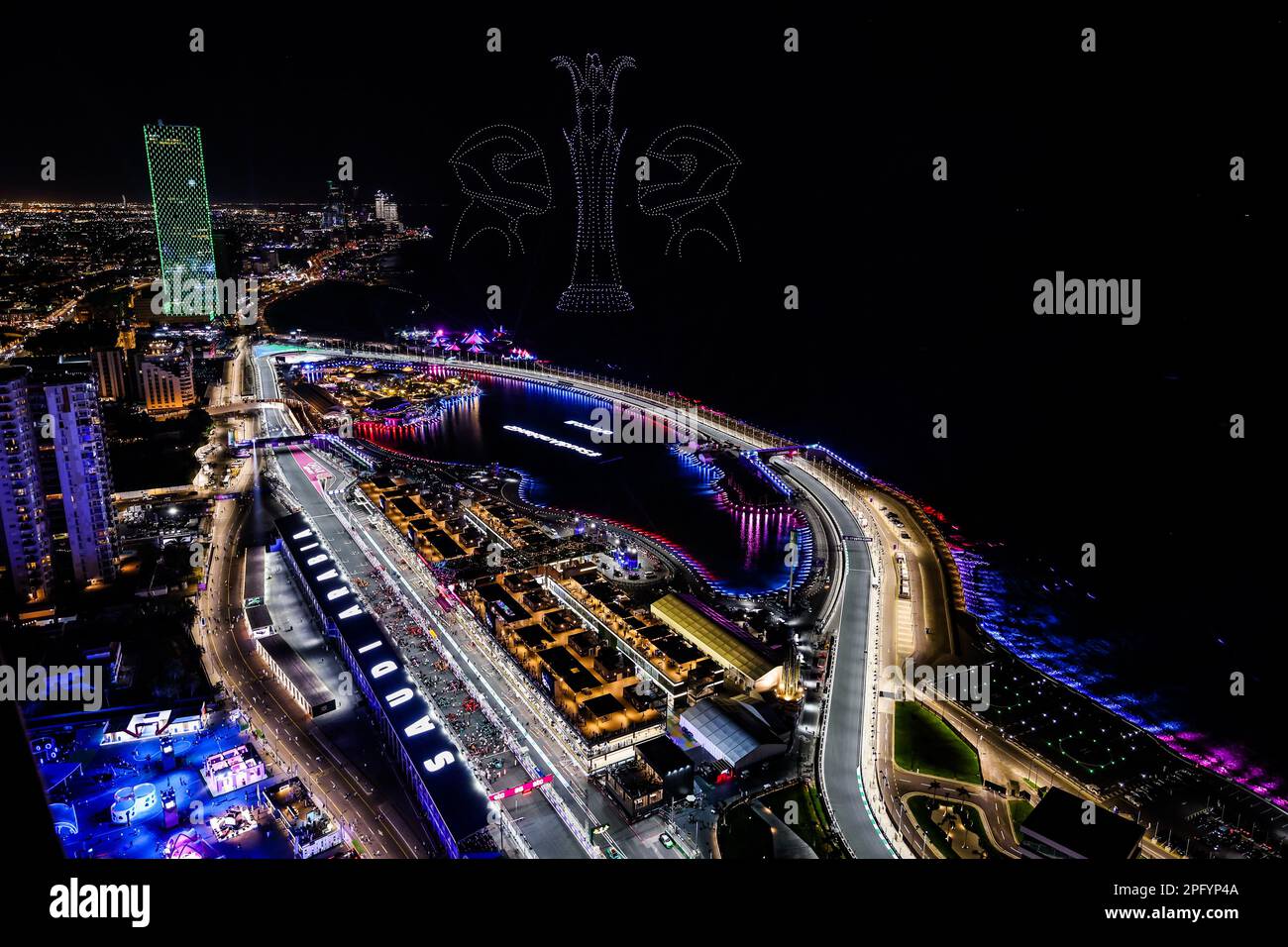 Drone au-dessus de la grille de départ vue du ciel pendant le Grand Prix  d'Arabie Saoudite 2023 de Formule 1 STC, 2nd tour du Championnat du monde  de Formule 1 2023 de