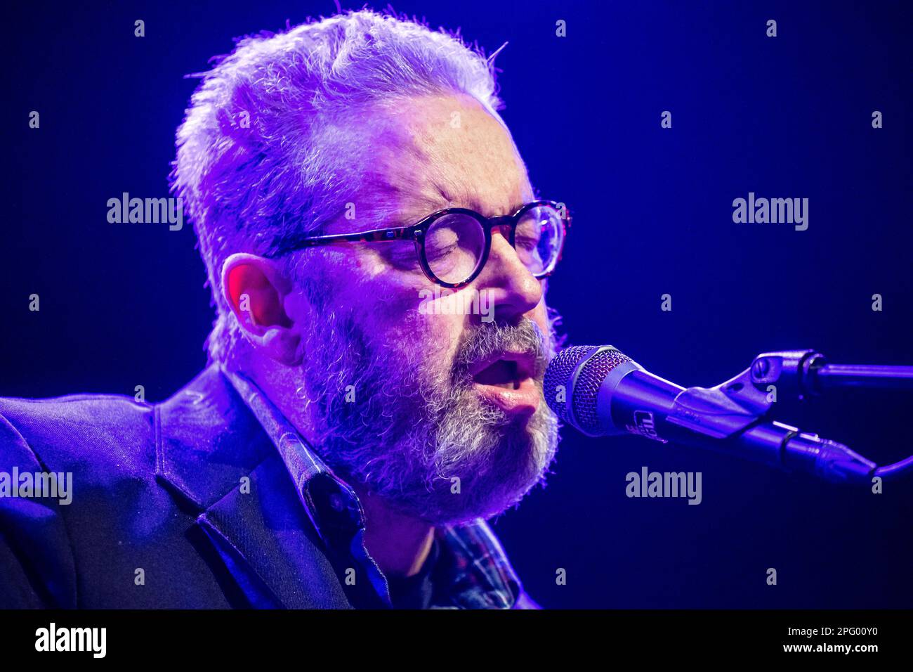 Copenhague, Danemark. 17th, février 2023. Le duo musical américain The Handsome Family joue un concert à l'hôtel Cecil de Copenhague. Ici, le chanteur et musicien Brett Sparks est vu en direct sur scène. (Crédit photo: Gonzales photo - Dejan Obretkovic). Banque D'Images