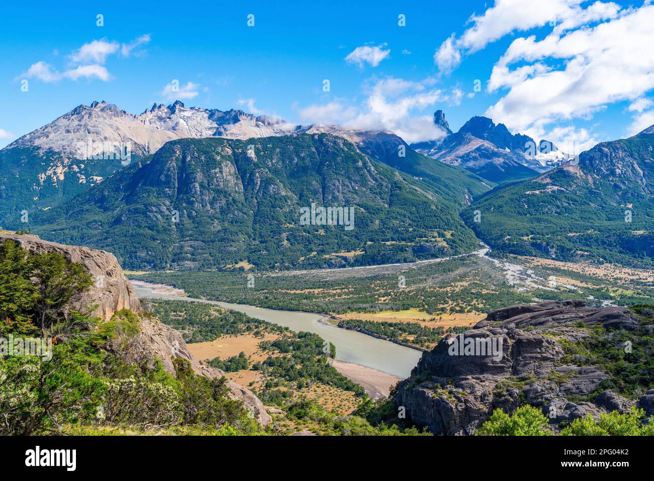 Vallée du Rio Ibanez et montagnes dans le Parc National Cerro Castillo, Carretera Austral, Aysen, Patagonie, Chili Banque D'Images