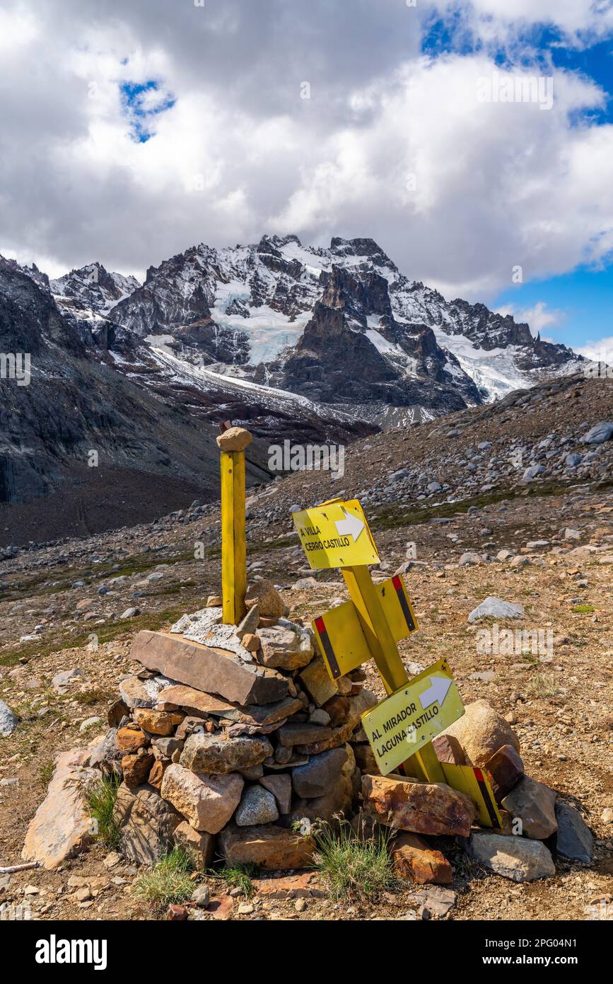 Panneau de randonnée à Cerro Castillo, Parc national Cerro Castillo, Aysen, Patagonie, Chili Banque D'Images