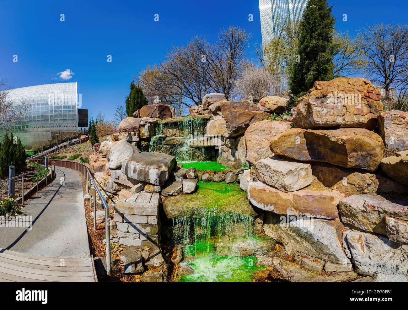 Vue ensoleillée sur les jardins botaniques de Myriad pendant St. Patrick's Day à Oklahoma Banque D'Images