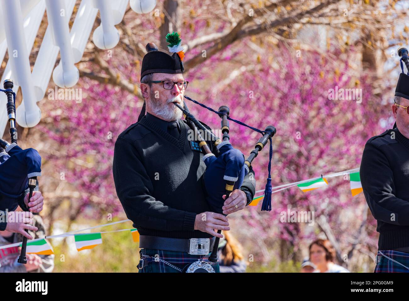 Oklahoma, 17 2023 MARS - représentation musicale écossaise pendant le St. Fête de la Patrick dans les jardins botaniques de Myriad Banque D'Images