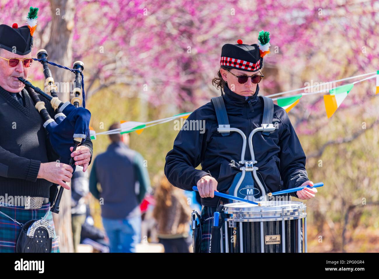 Oklahoma, 17 2023 MARS - représentation musicale écossaise pendant le St. Fête de la Patrick dans les jardins botaniques de Myriad Banque D'Images