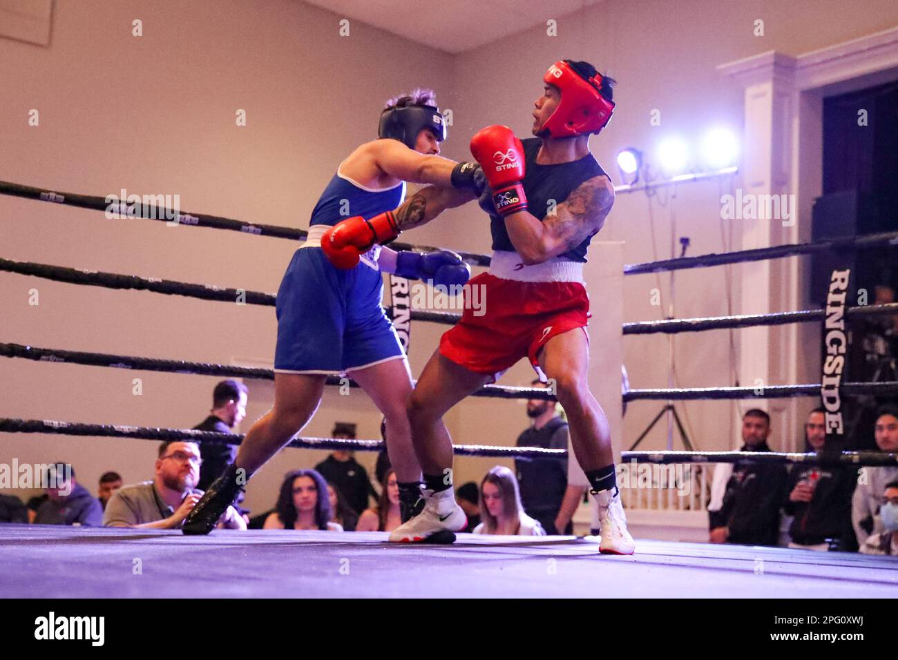 18 mars 2023, Club Marconi, London Ontario Canada. Marc Caumeran(Rouge) vs Yousef Houssein(Bleu) au jour de St Paddy vient ici l'événement de boom. Luke Durda/Alamy Banque D'Images