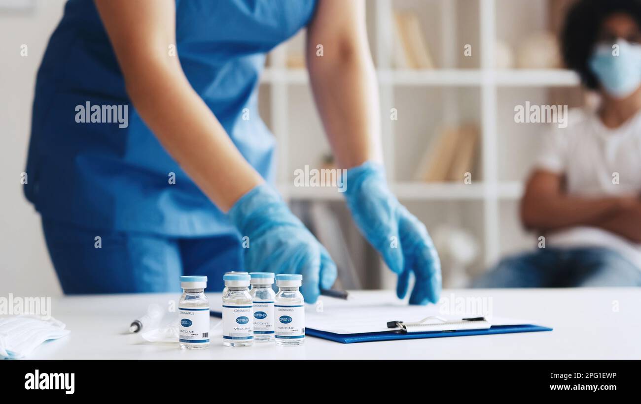 Infirmière de vaccination pandémique Covid-19 Banque D'Images