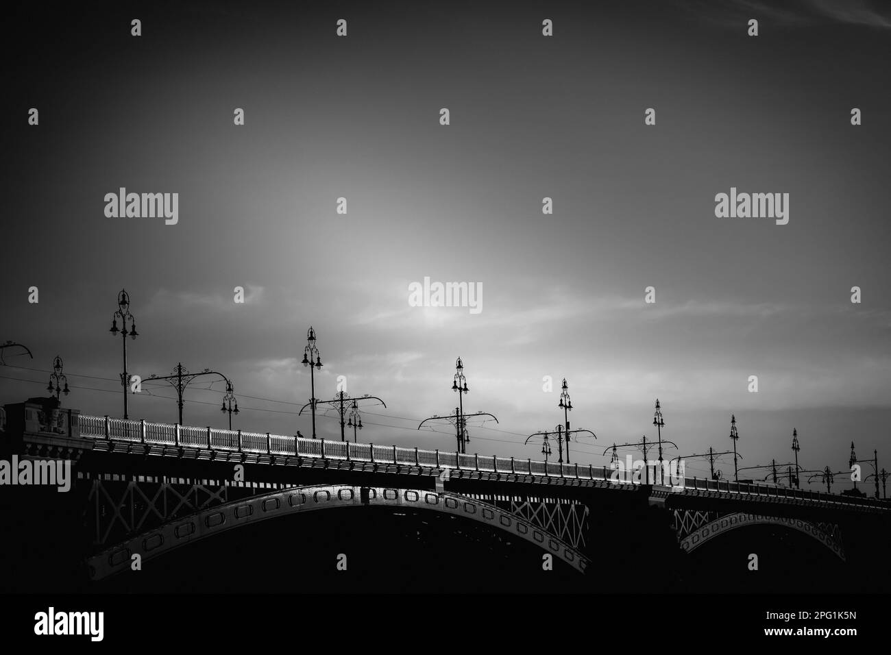 Photo du pont Margaret en noir et blanc à Budapest, Hongrie Banque D'Images