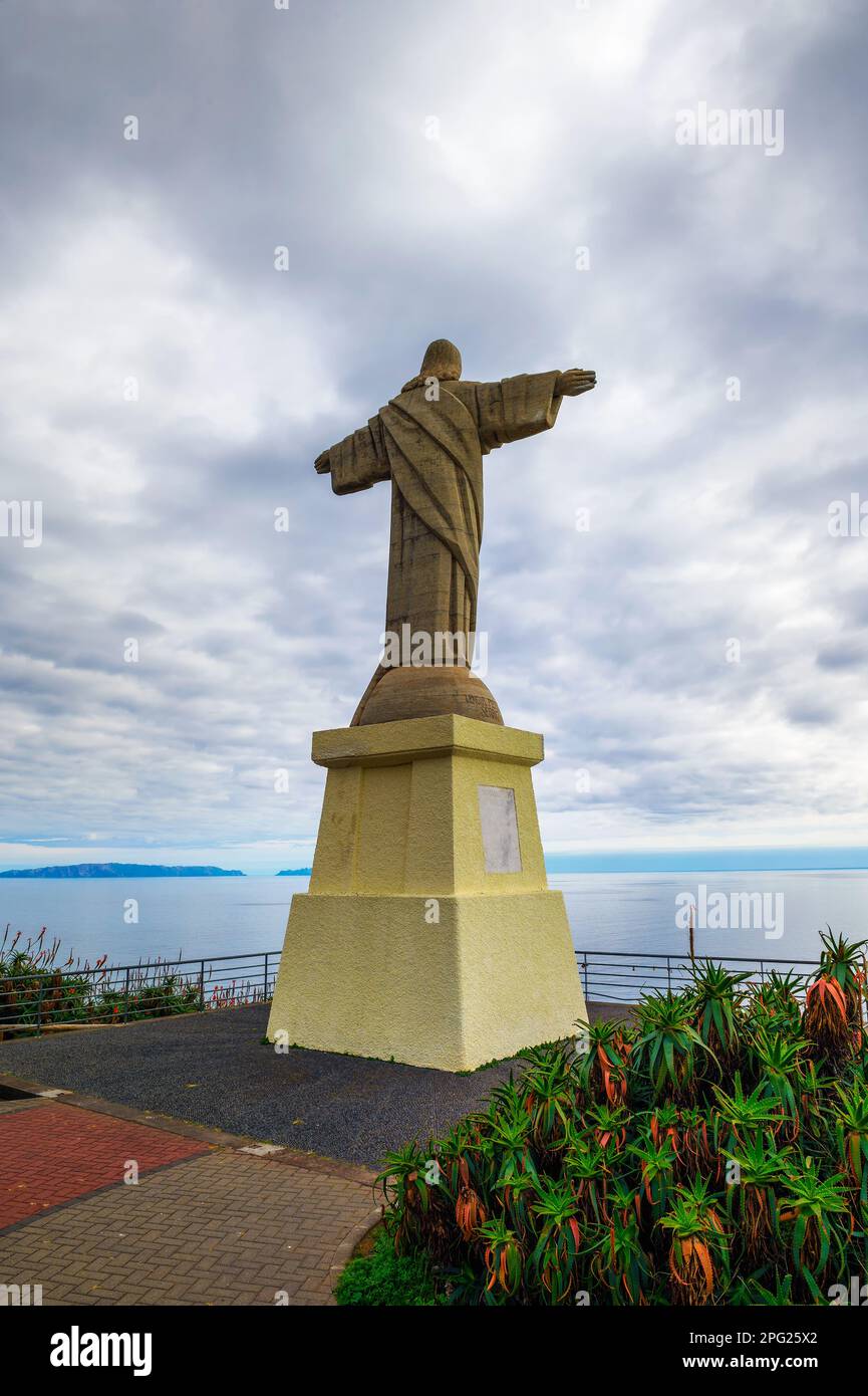 La statue du Christ Roi, monument catholique sur l'île de Madère, Portugal Banque D'Images