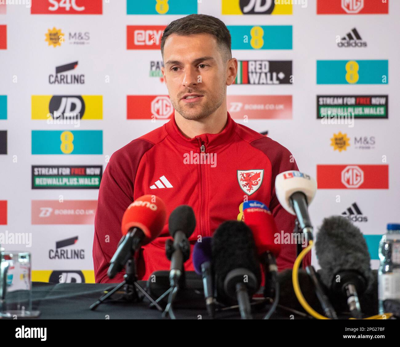 Cardiff, pays de Galles, Royaume-Uni. 20th mars 2023. Conférence de presse du pays de Galles, Aaron Ramsey, Vale Hotel, Cardiff, 20/3/23: Aaron Ramsey pose des questions aux médias au sujet de la capinerie du pays de Galles. Photo par crédit: Andrew Dowling/Alay Live News crédit: Andrew Dowling/Alay Live News Banque D'Images